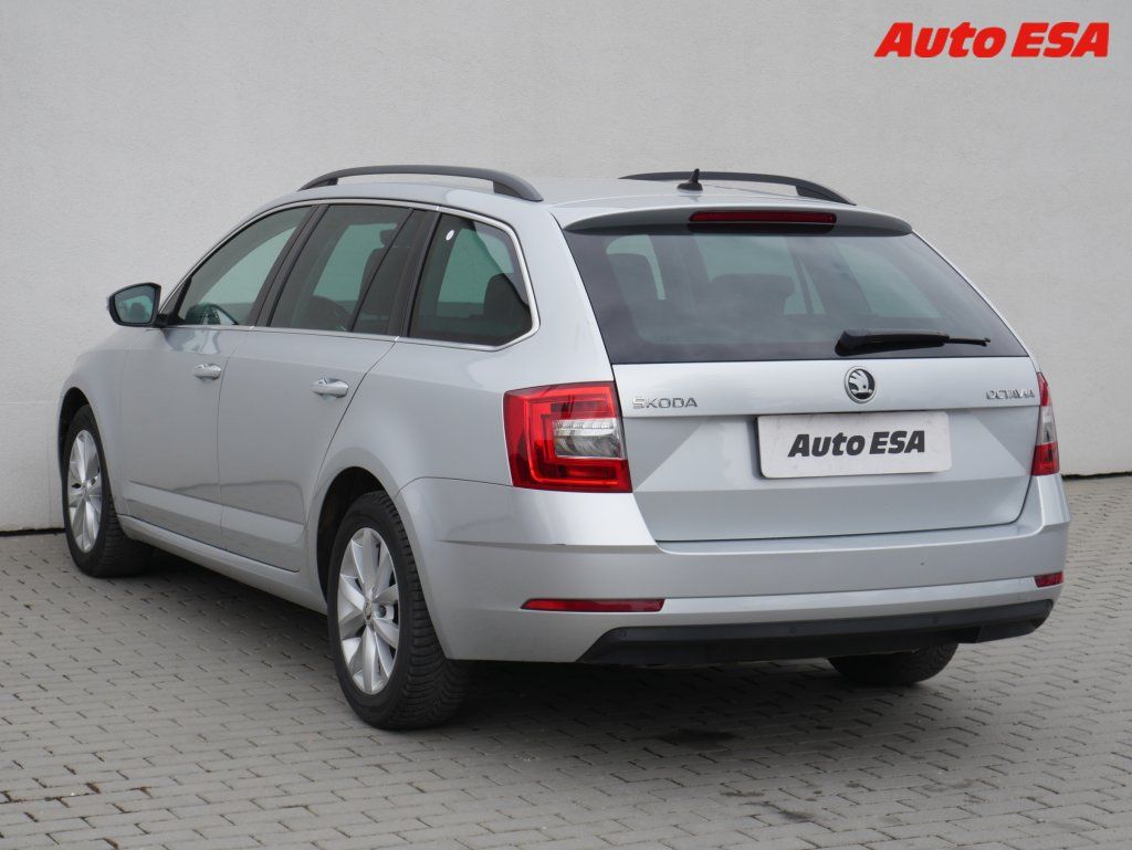 Škoda Octavia, 1.6 TDi,Ambition,DSG - fotka 6