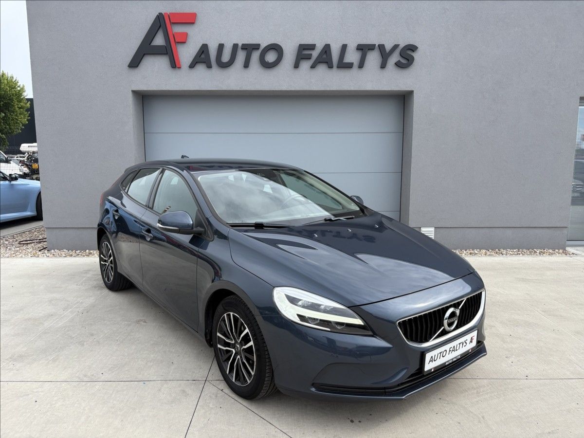 Volvo V40, 2,0 i T2 90 KW MANUÁL MOMENTUM
