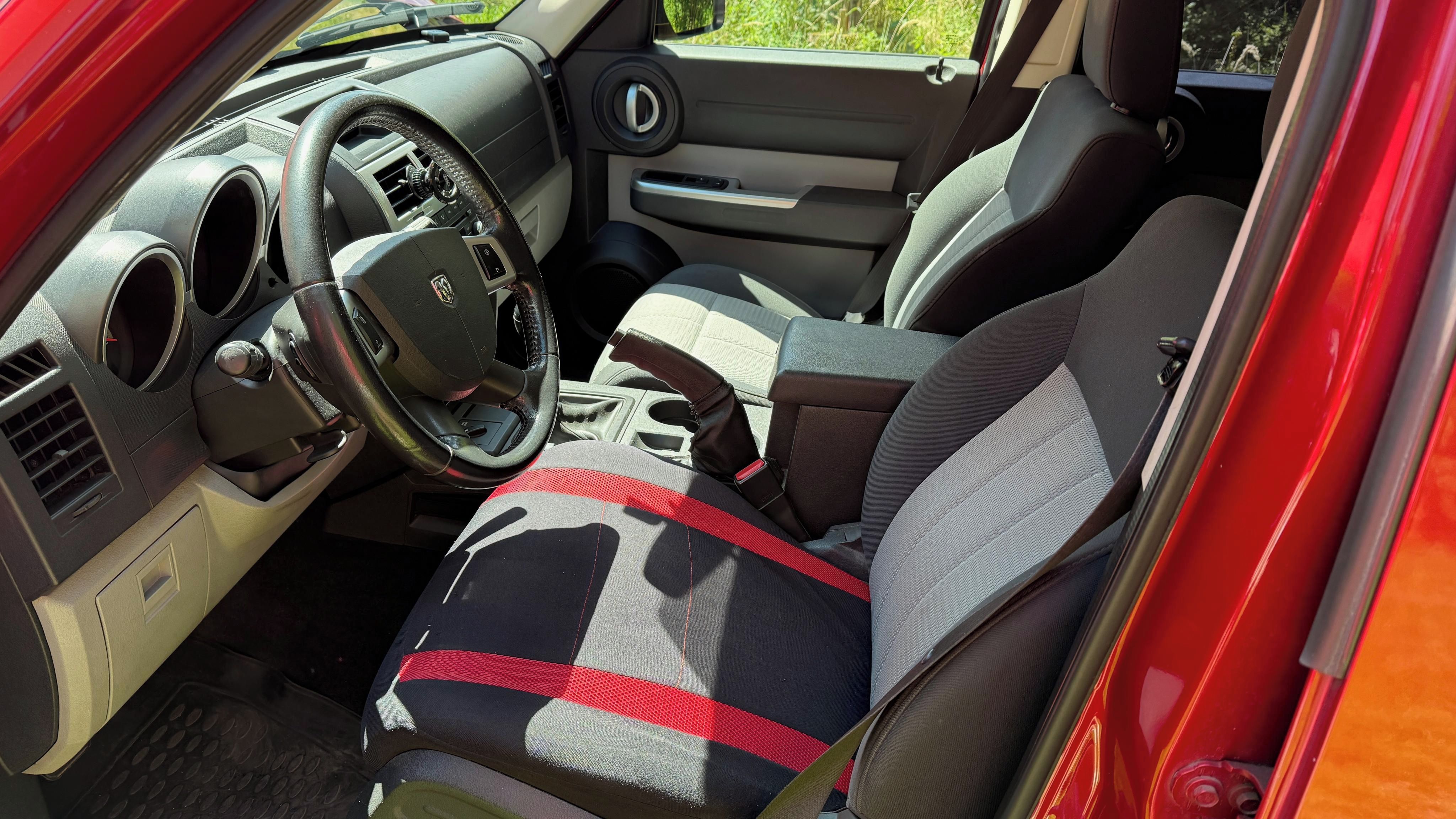 Dodge Nitro, KJ 2.8 CRD 4WD - fotka 6