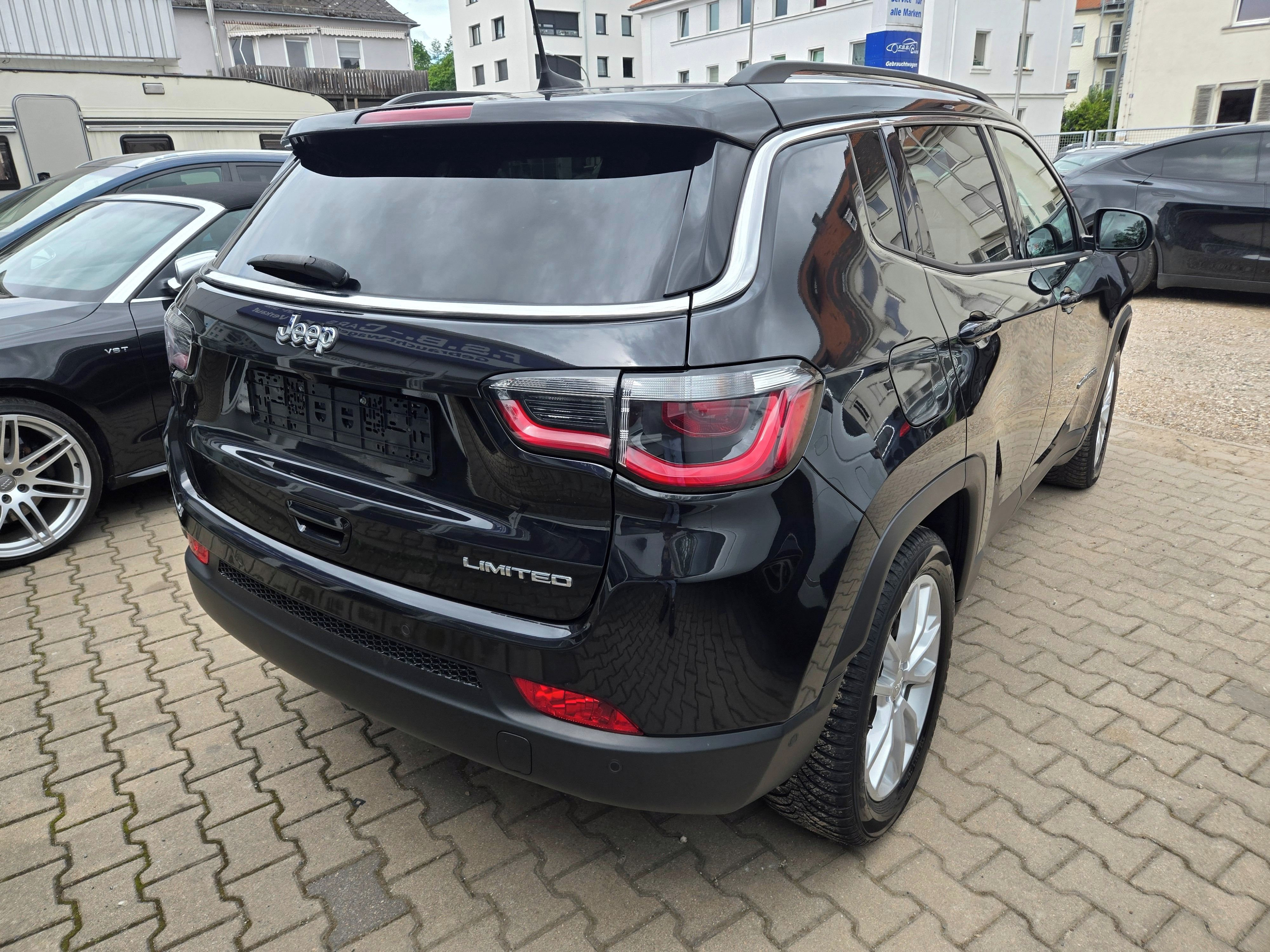 Jeep Compass, Limited 1,3 turbo 110kW - fotka 5