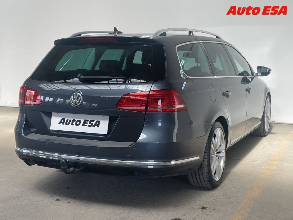 Volkswagen Passat, 1.6 TDi,navi - fotka 4