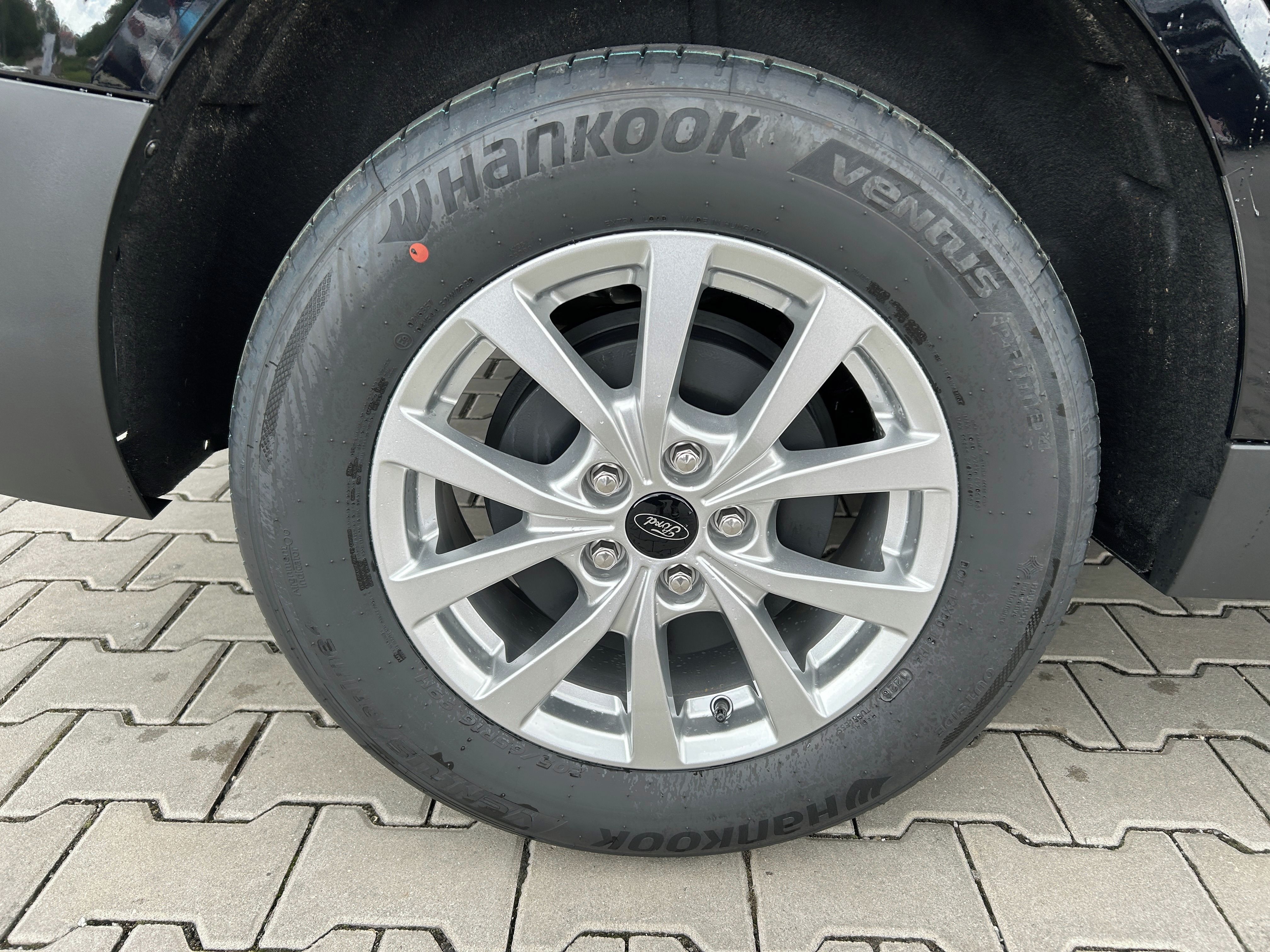 Ford Tourneo Courier, 1.0 EcoBoost 92 kW Titanium L1 - fotka 4