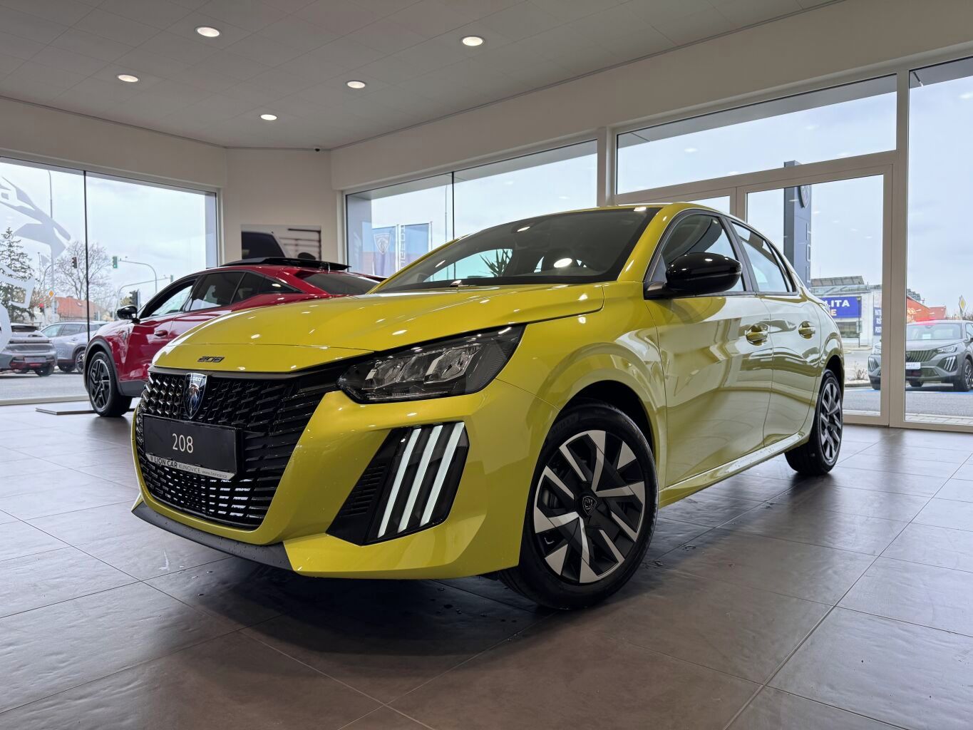 Peugeot 208, STYLE Turbo 100 koní, 7let zár - fotka 3
