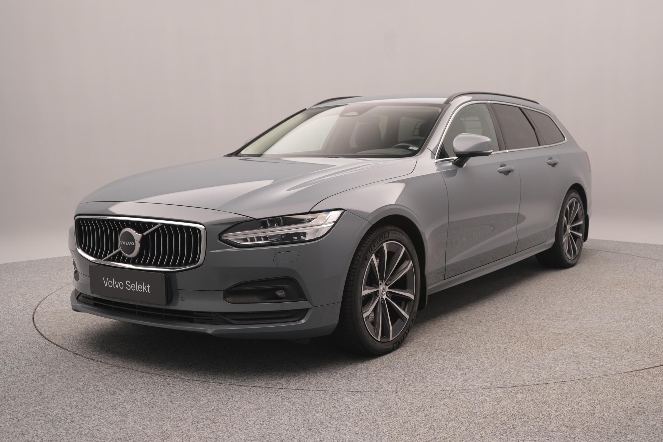 Volvo V90, B4 AWD MOMENTUM PRO AUT