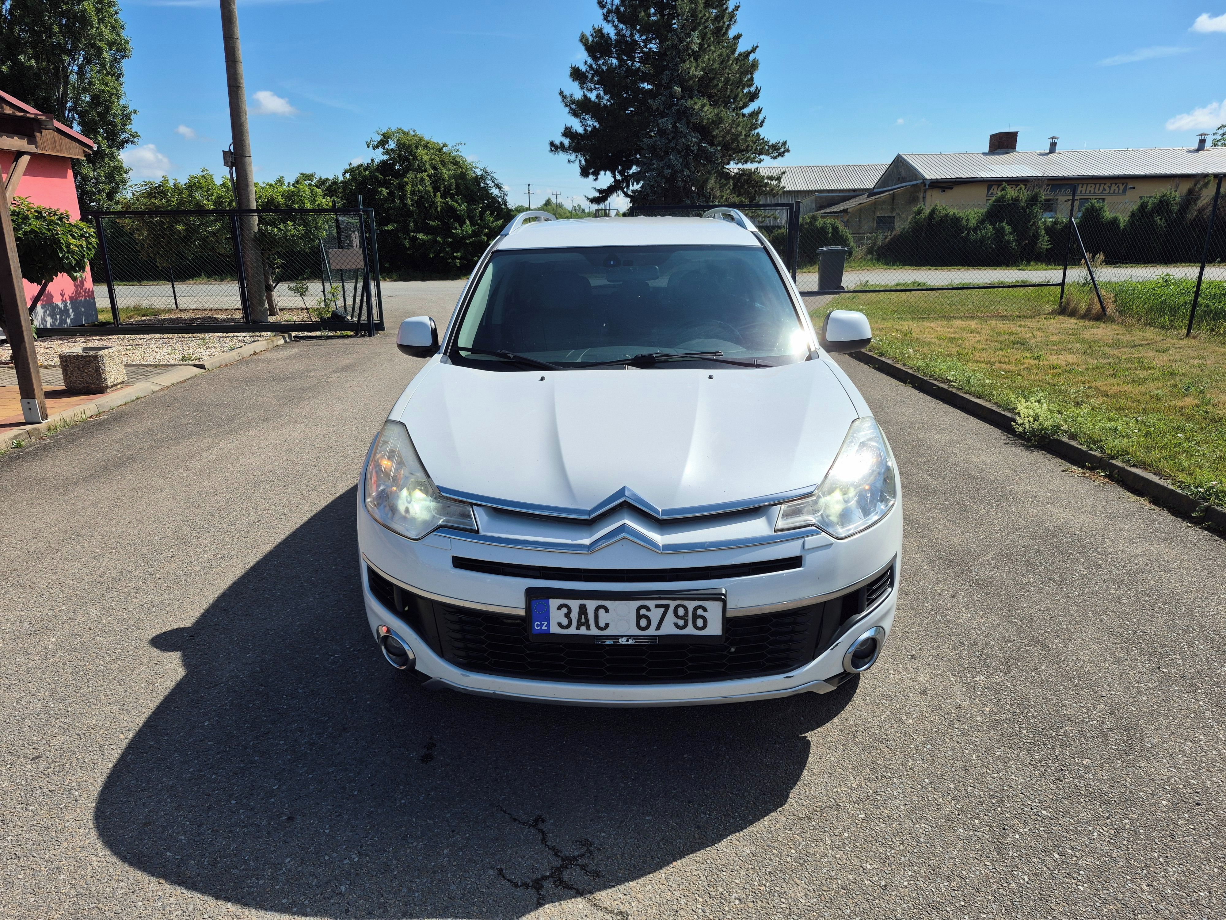 Citroën C-Crosser, 2,2HDI, 115kW, Automat, 4x4 - fotka 2