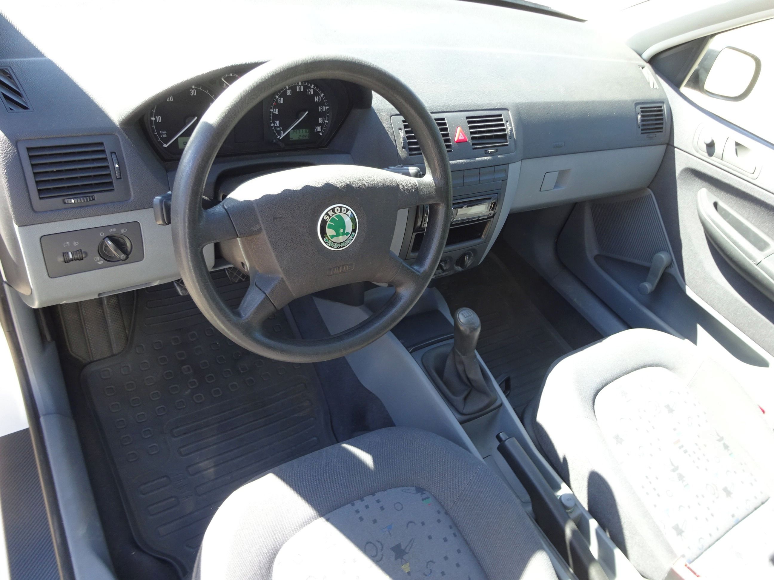 Škoda Fabia, 1.9 SDI (47 KW) KLIMA - fotka 5