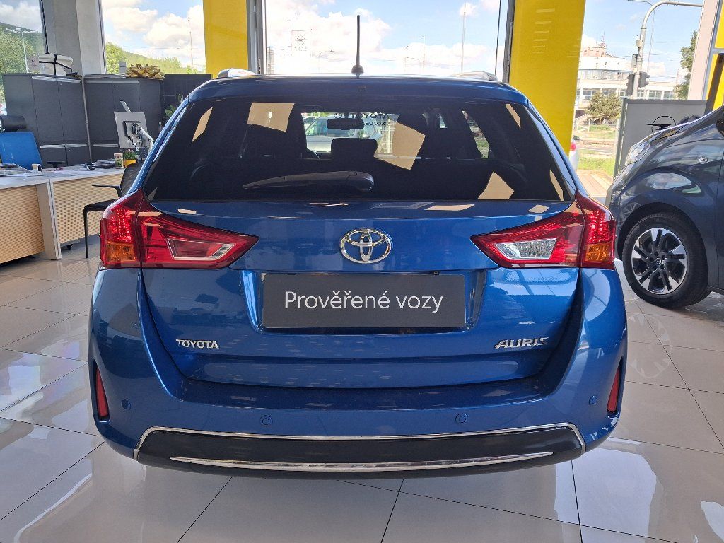 Toyota Auris, 1.6VVT-i 97kW 2013 - fotka 5