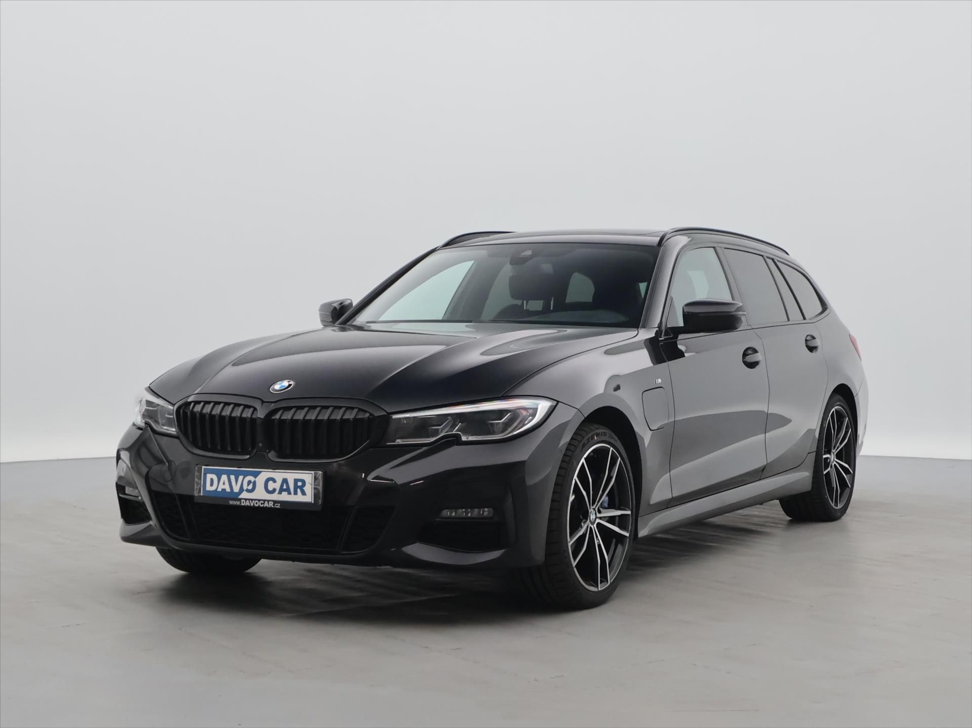 BMW Řada 3, 2,0 330e xD M-Paket Laser - fotka 3