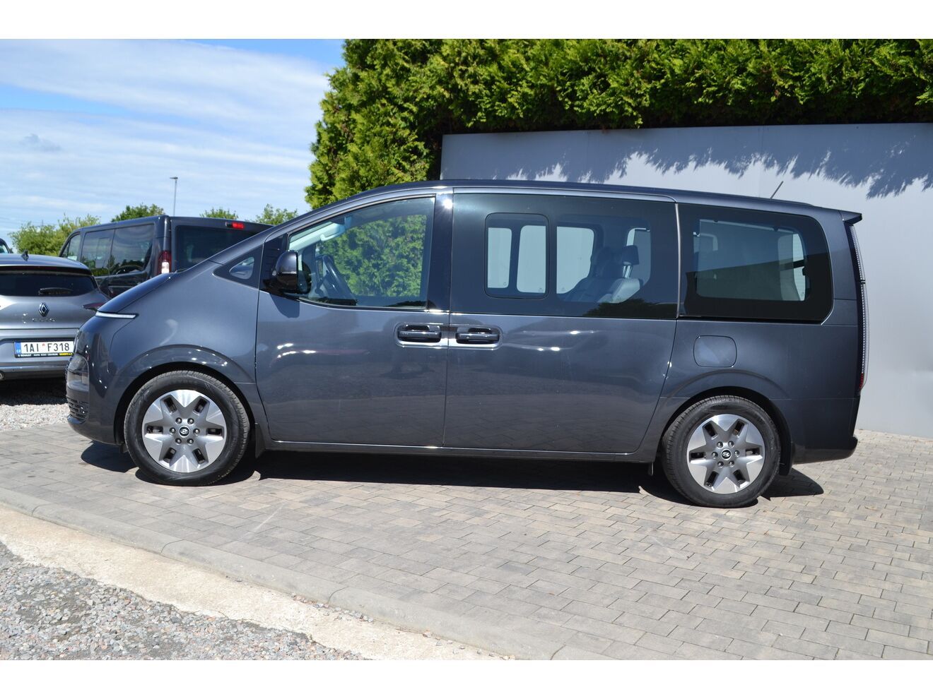Hyundai Staria, 2.2CRDi PREMIUM A/T- 9 MÍST - fotka 2