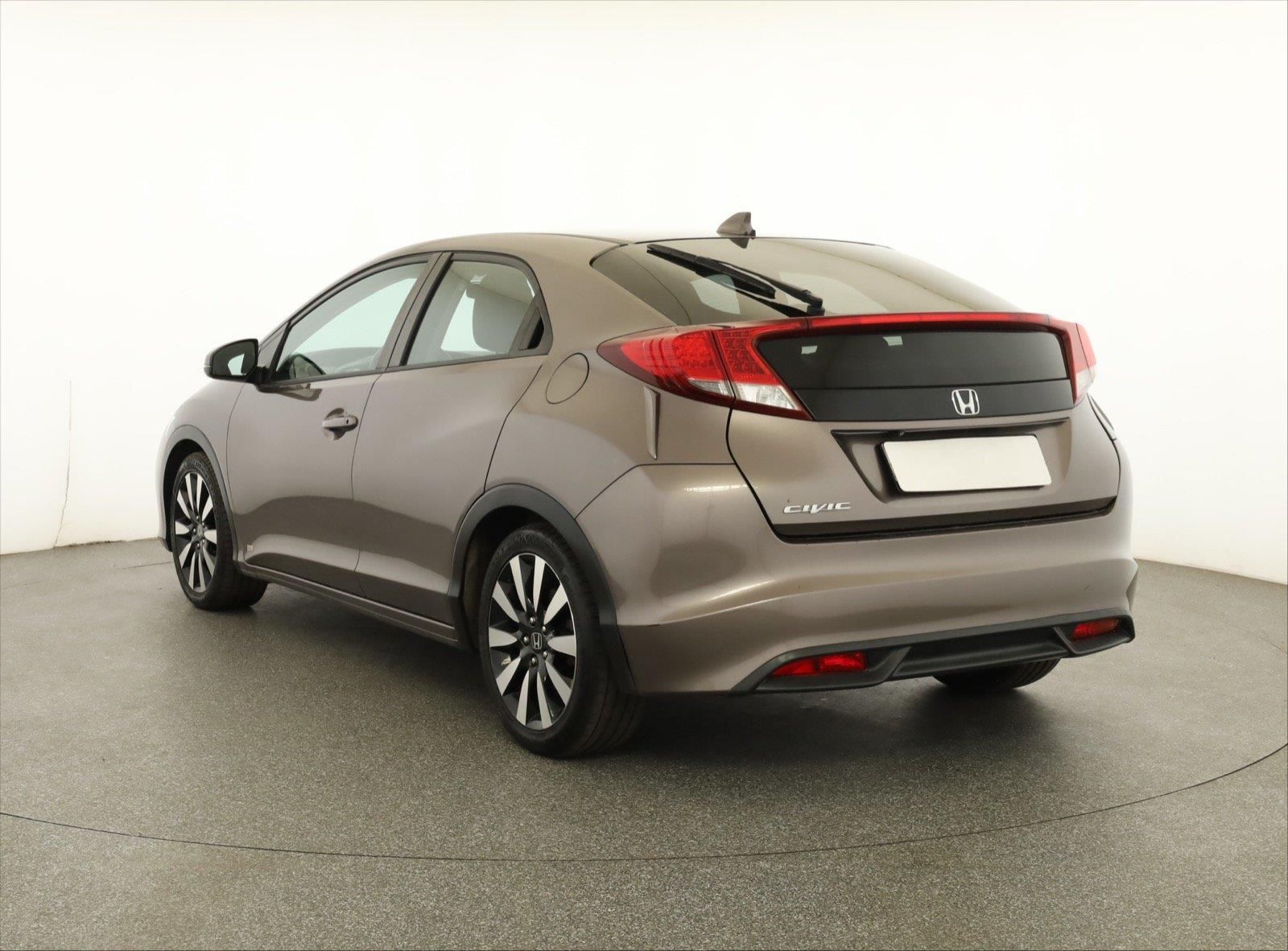 Honda Civic, 1.8 i-VTEC, Automatická klima - fotka 4