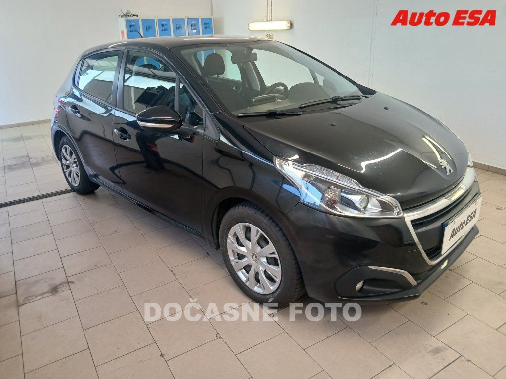 Peugeot 208, 1.2i,ČR,AC