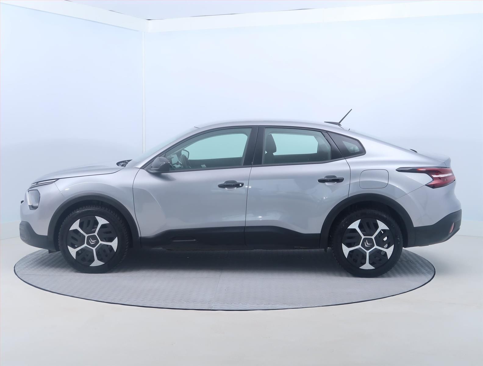 Citroën C4 X, 1.2 PureTech, ČR,1.maj - fotka 3