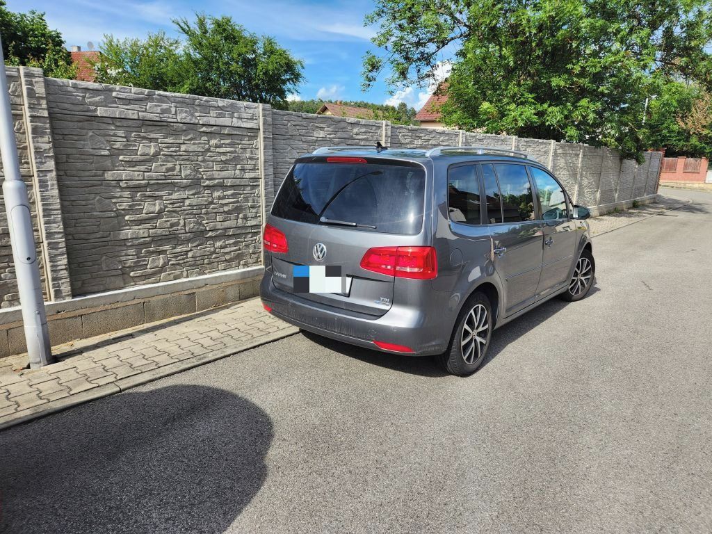 Volkswagen Touran, Prodám Touran 1,6 TDi - fotka 5