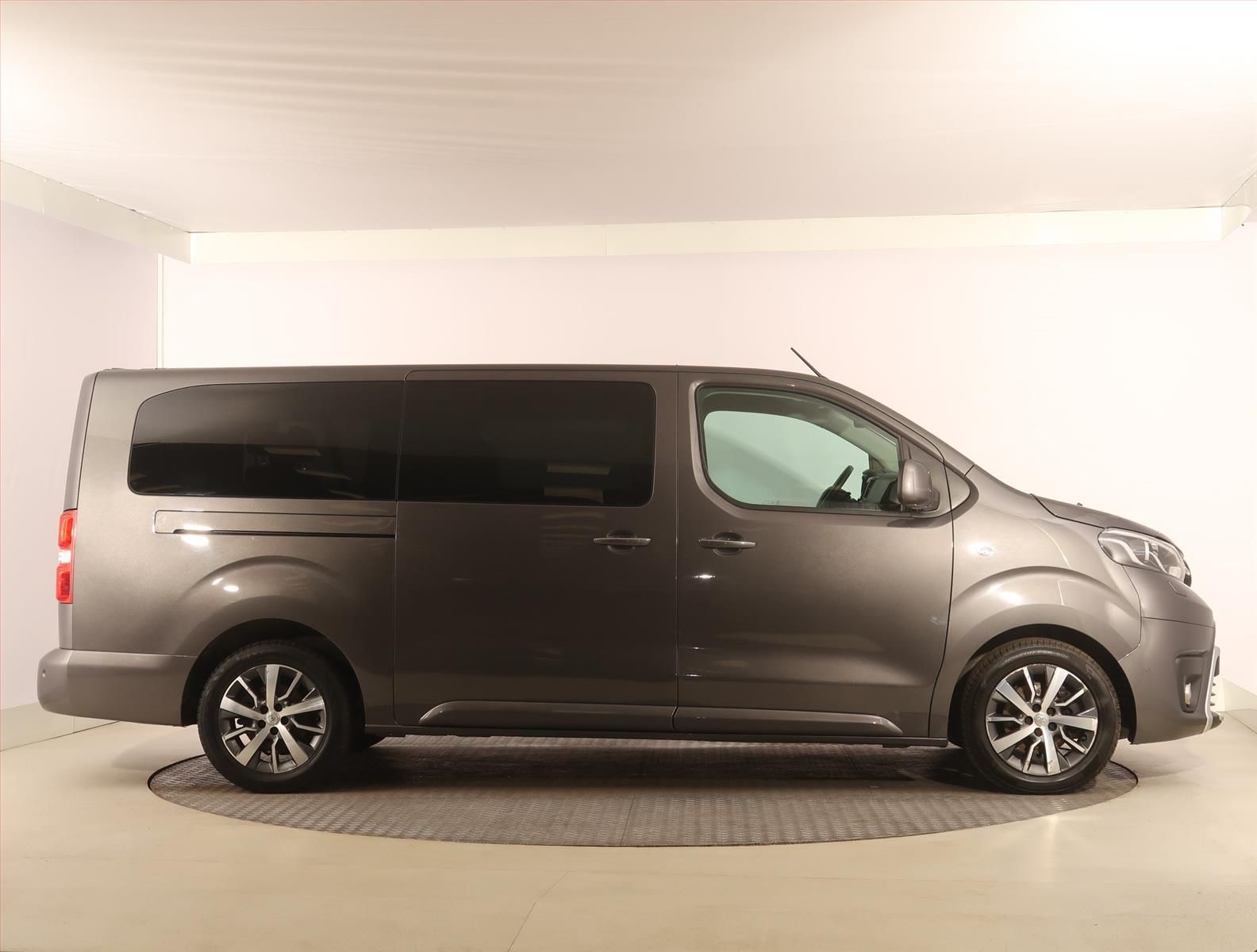 Toyota Proace Verso, 2.0 D-4D, Executive, Klima, ČR - fotka 6