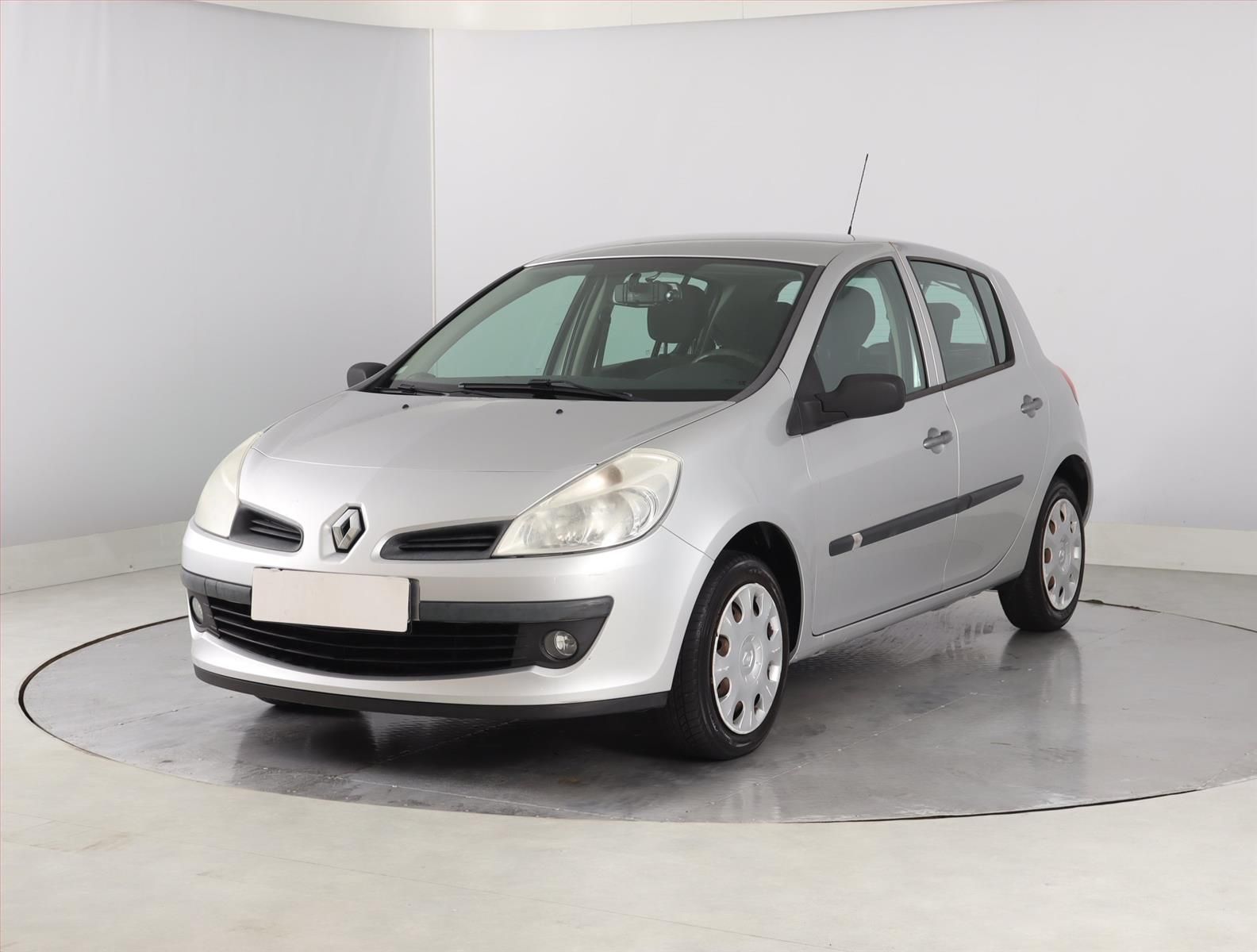 Renault Clio, 1.2 16V , oblíbený vůz - fotka 2