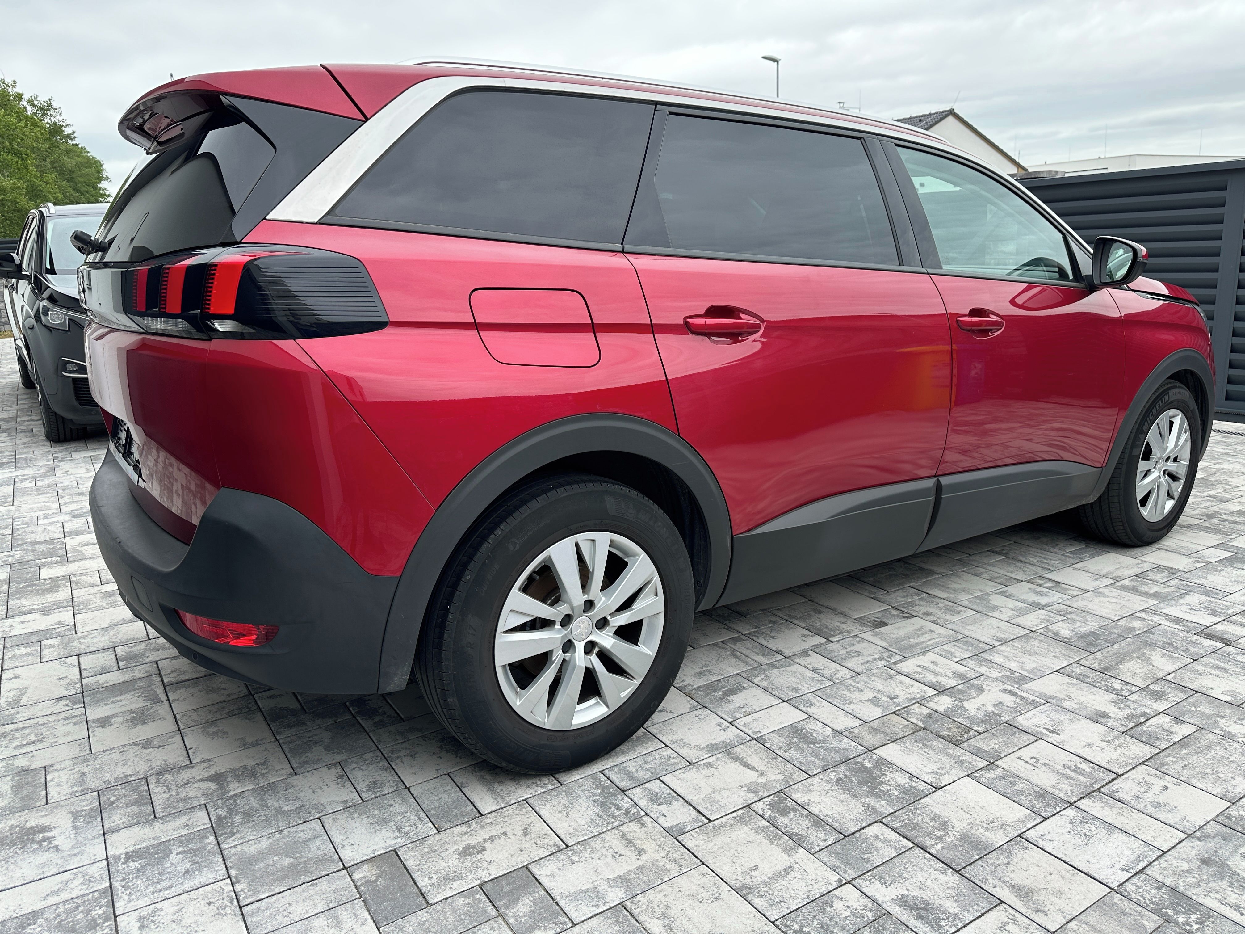 Peugeot 5008, 1,2 PureTech  7-MÍST,KAMERA - fotka 3