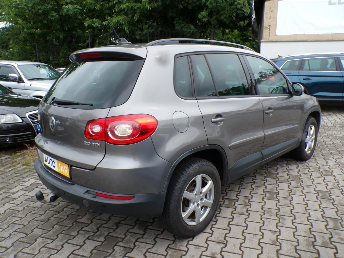 Volkswagen Tiguan, 2,0 TDI  4MOTION,TAŽ.ZAŘ. - fotka 4