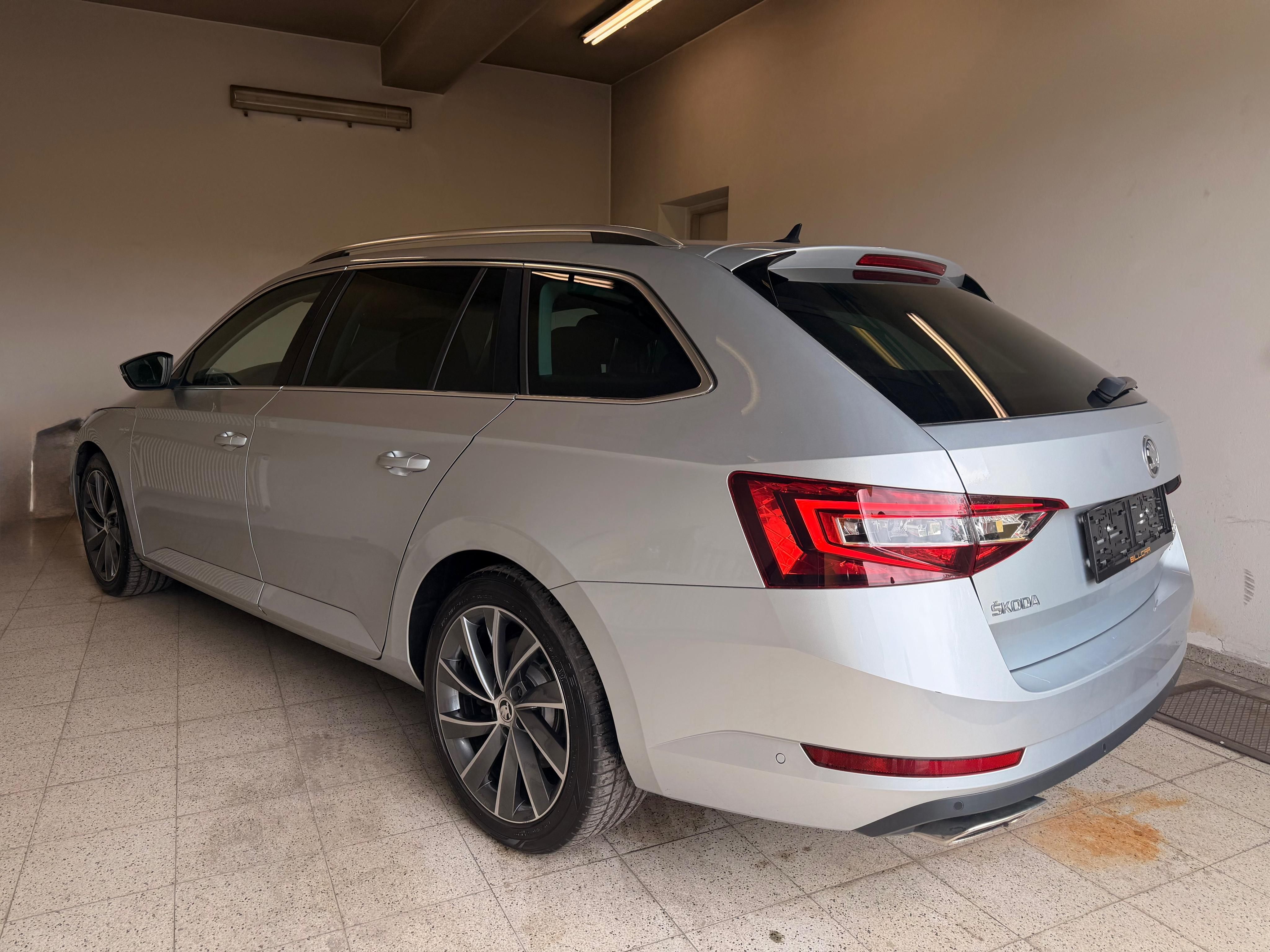 Škoda Superb, 206kW L&K/WEBASTO/NELAKOVÁNO - fotka 5