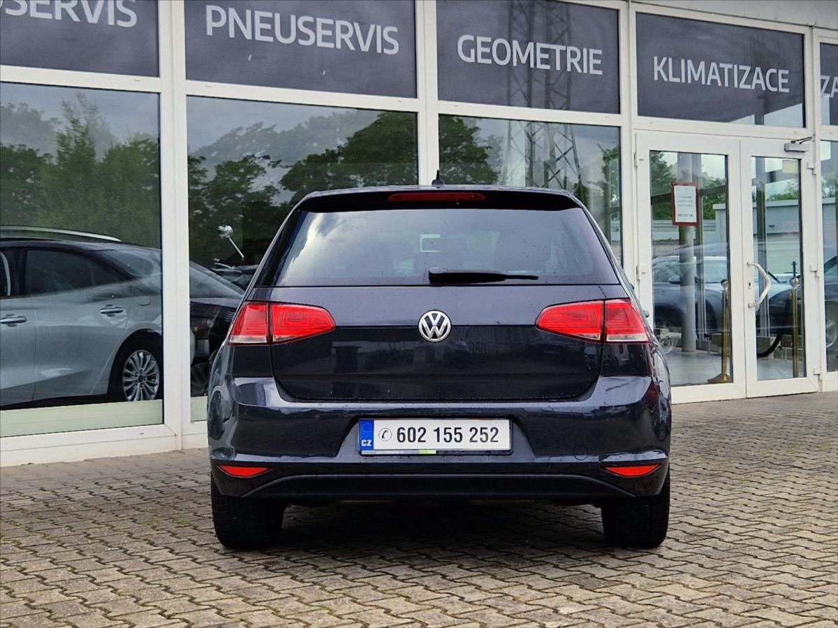 Volkswagen Golf, 1,2 TSI VÝHŘEV KLIMA DIGI - fotka 4