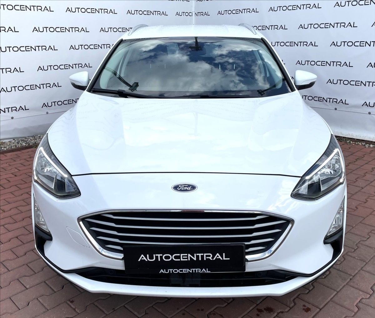Ford Focus, 1,0 i,92kW,Po servisu,1.maj.,Č - fotka 2