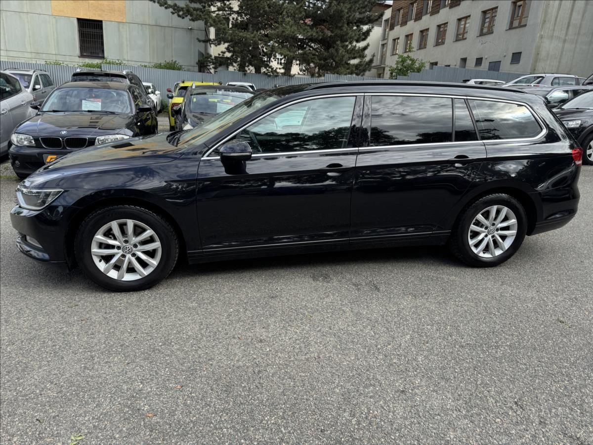 Volkswagen Passat, 1,6 DSG+VYHŘEV+TAŽNÉ.!! - fotka 4