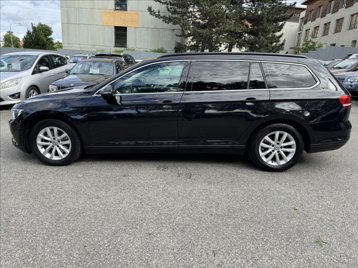 Volkswagen Passat, 1,6 DSG+VYHŘEV+TAŽNÉ.!! - fotka 5