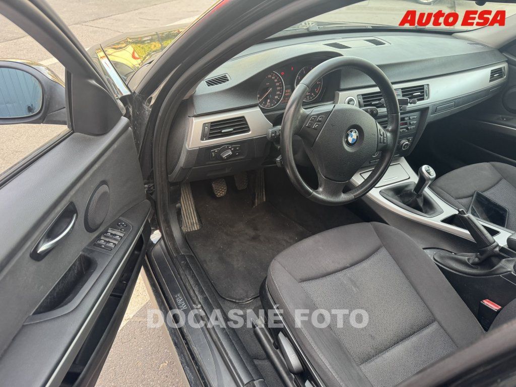 BMW Řada 3, 2.0 i - fotka 3