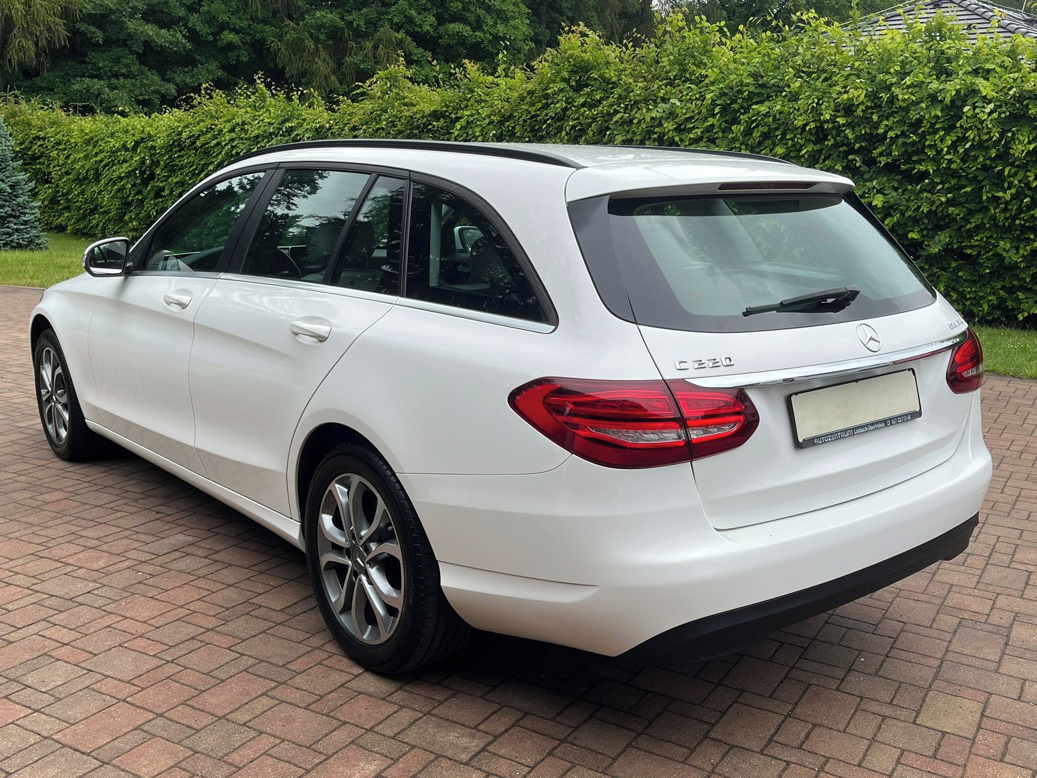 Mercedes-Benz Třídy C, 220d 125kW LED Tempomat Manuál - fotka 6