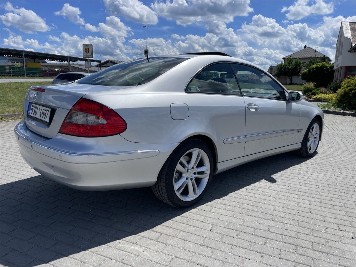 Mercedes-Benz CLK, 3,0 i V6 170kw Ambiente TOP st - fotka 4