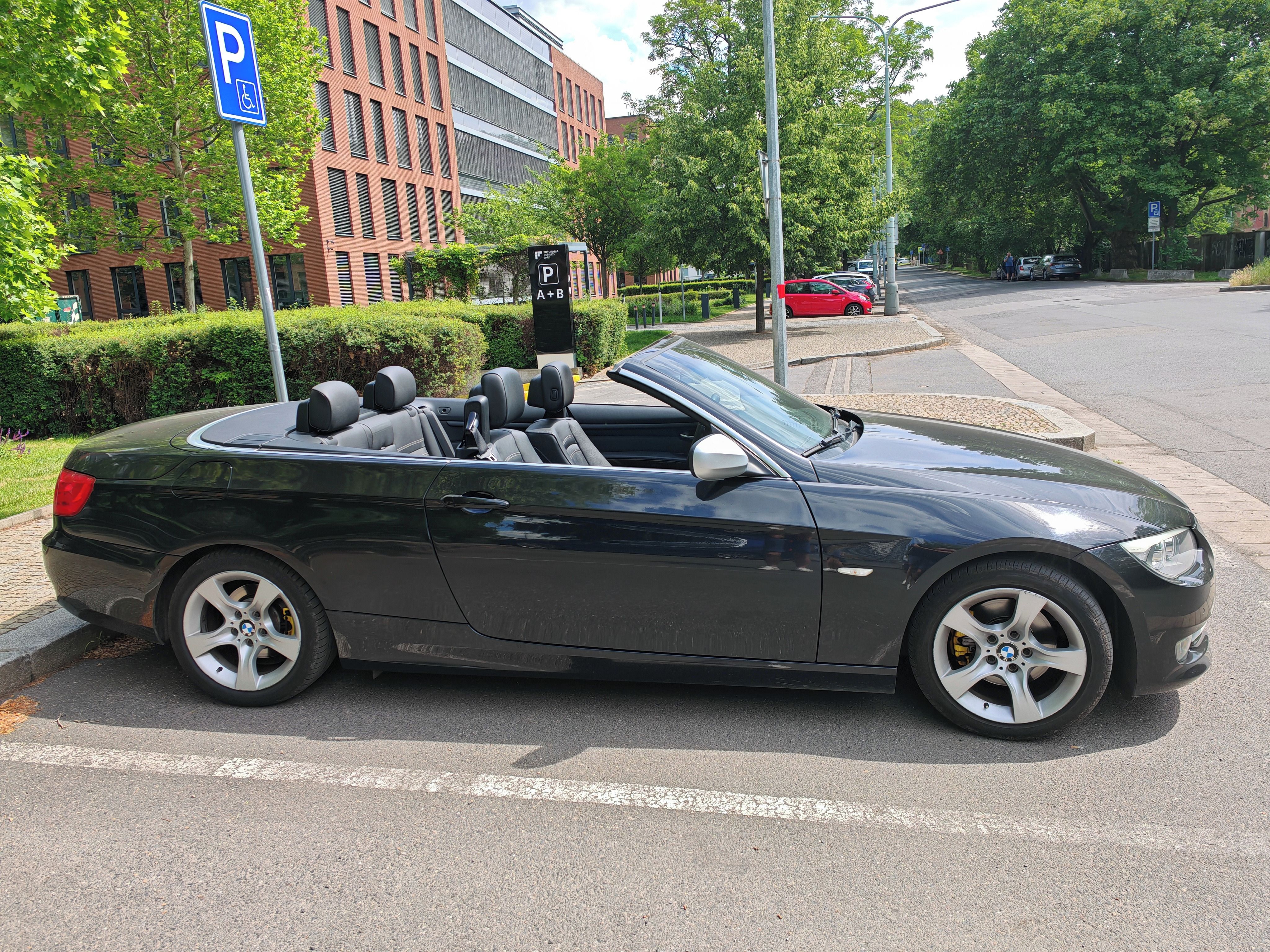 BMW Řada 3, BMW E93 320D - 2013 - fotka 2