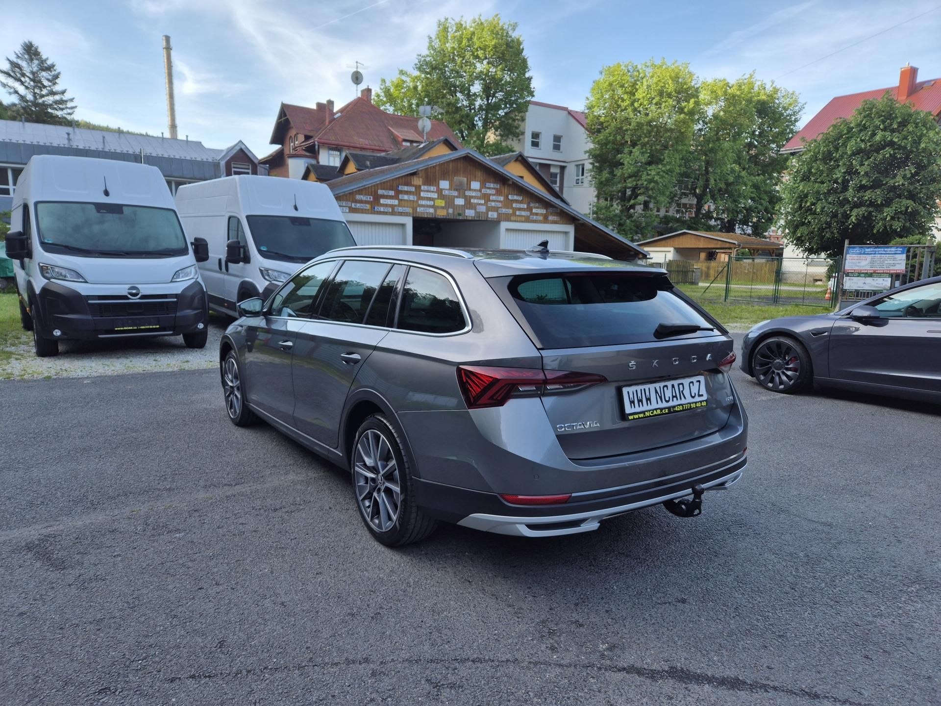 Škoda Octavia, Combi Scout TDi 147kw DSG 4x4 - fotka 4