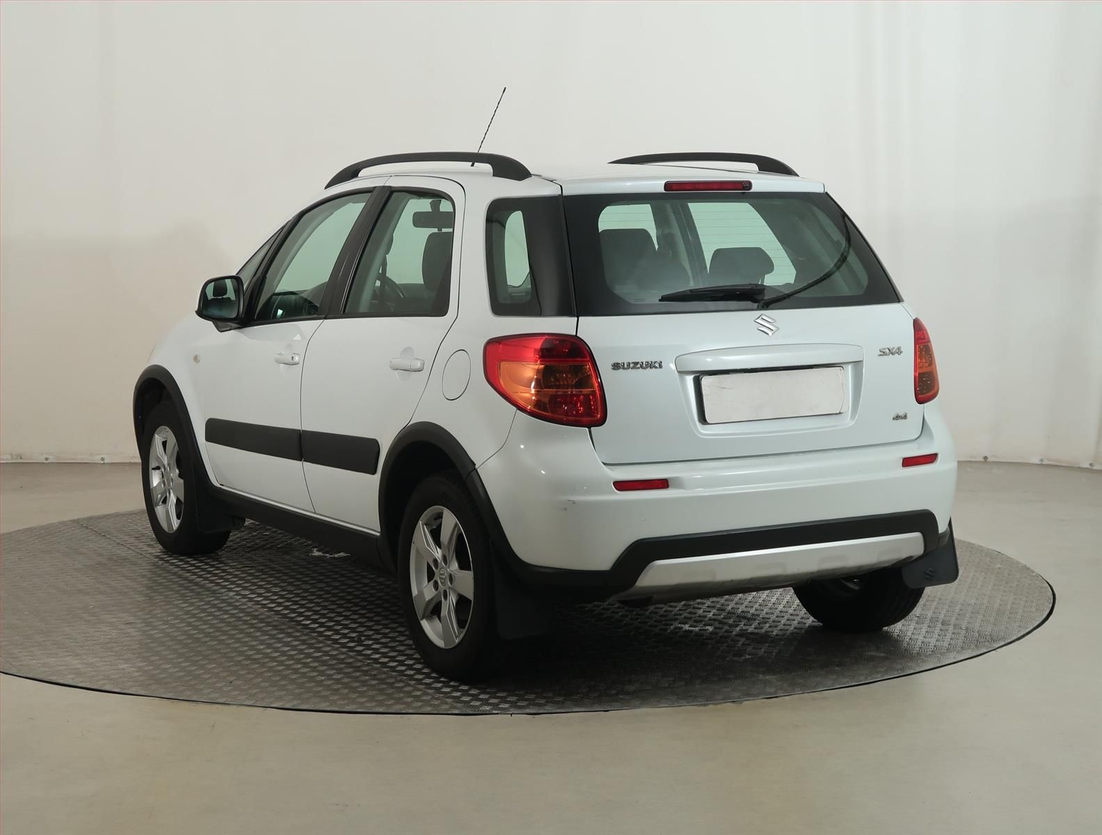 Suzuki SX4, 1.6 VVT, 4X4, ČR,1.maj - fotka 4