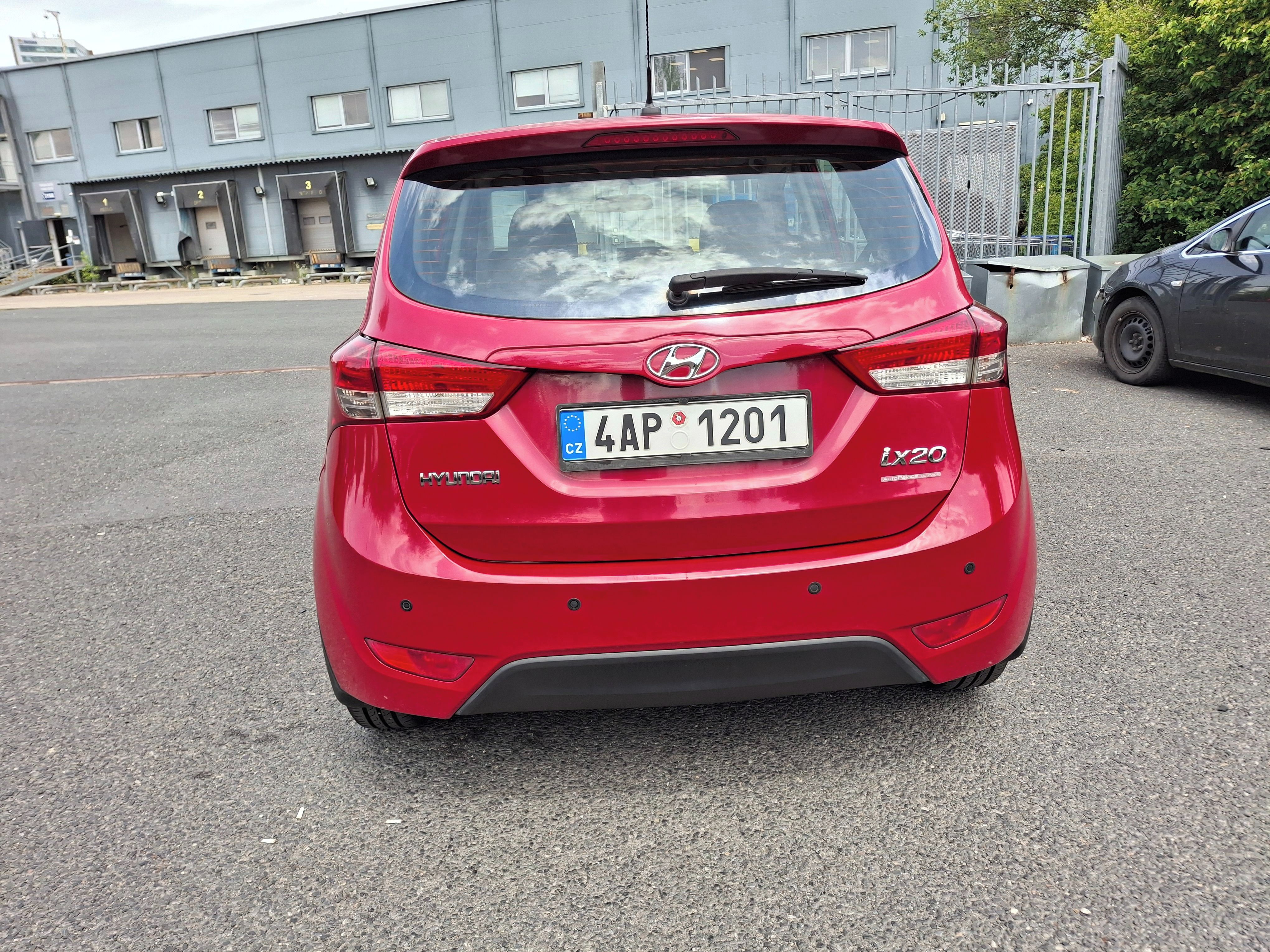 Hyundai ix20, 1.6, 92kW, Tricolor, 1.majitel - fotka 5
