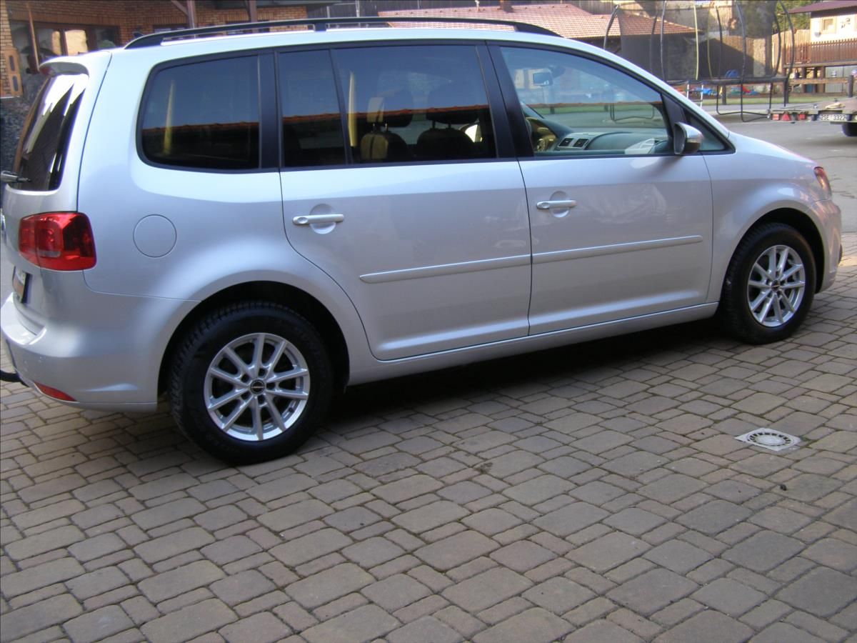 Volkswagen Touran, 1,2   77KW po STK - fotka 6