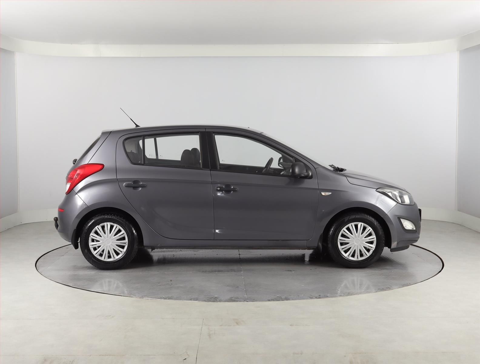 Hyundai i20, 1.2, ČR,1.maj, Serv.kniha - fotka 6