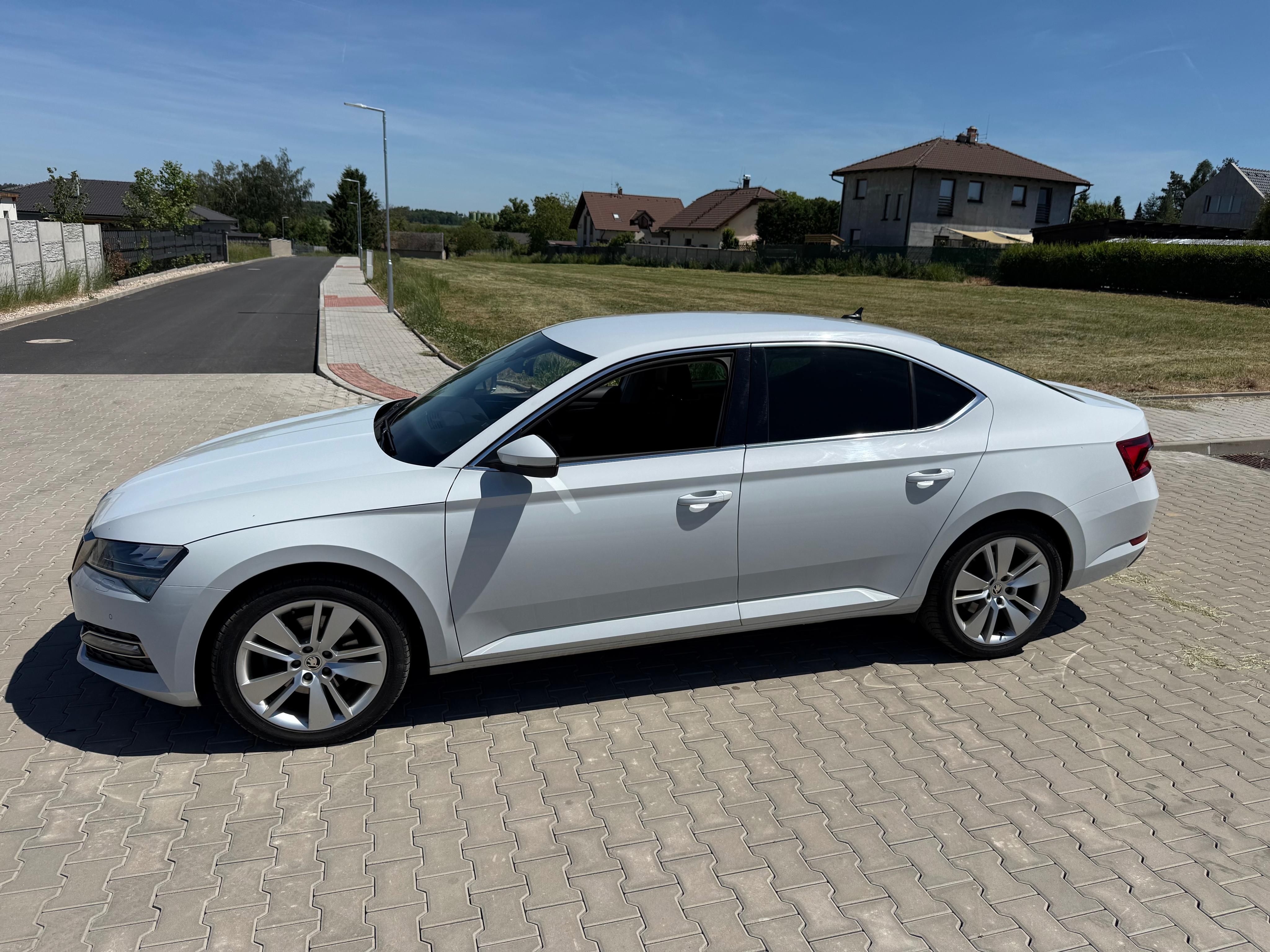 Škoda Superb, 2.0 TDI 110kw,STYLE,WEBASTO,CZ - fotka 5