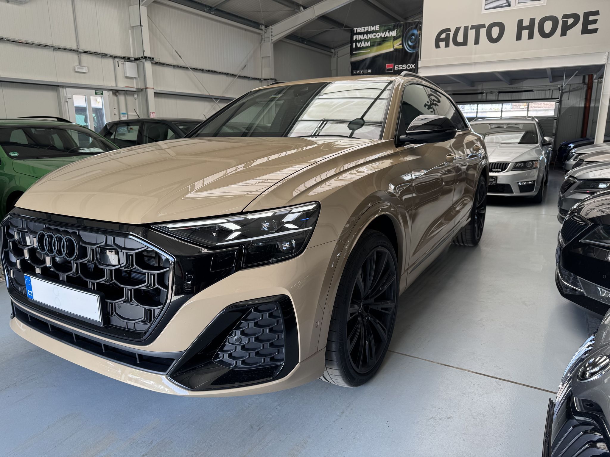 Audi Q8, 50 TDI Quattro S-line - fotka 3