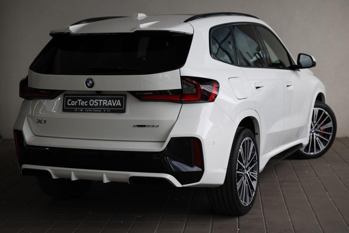 BMW X1, xDrive23d - fotka 3