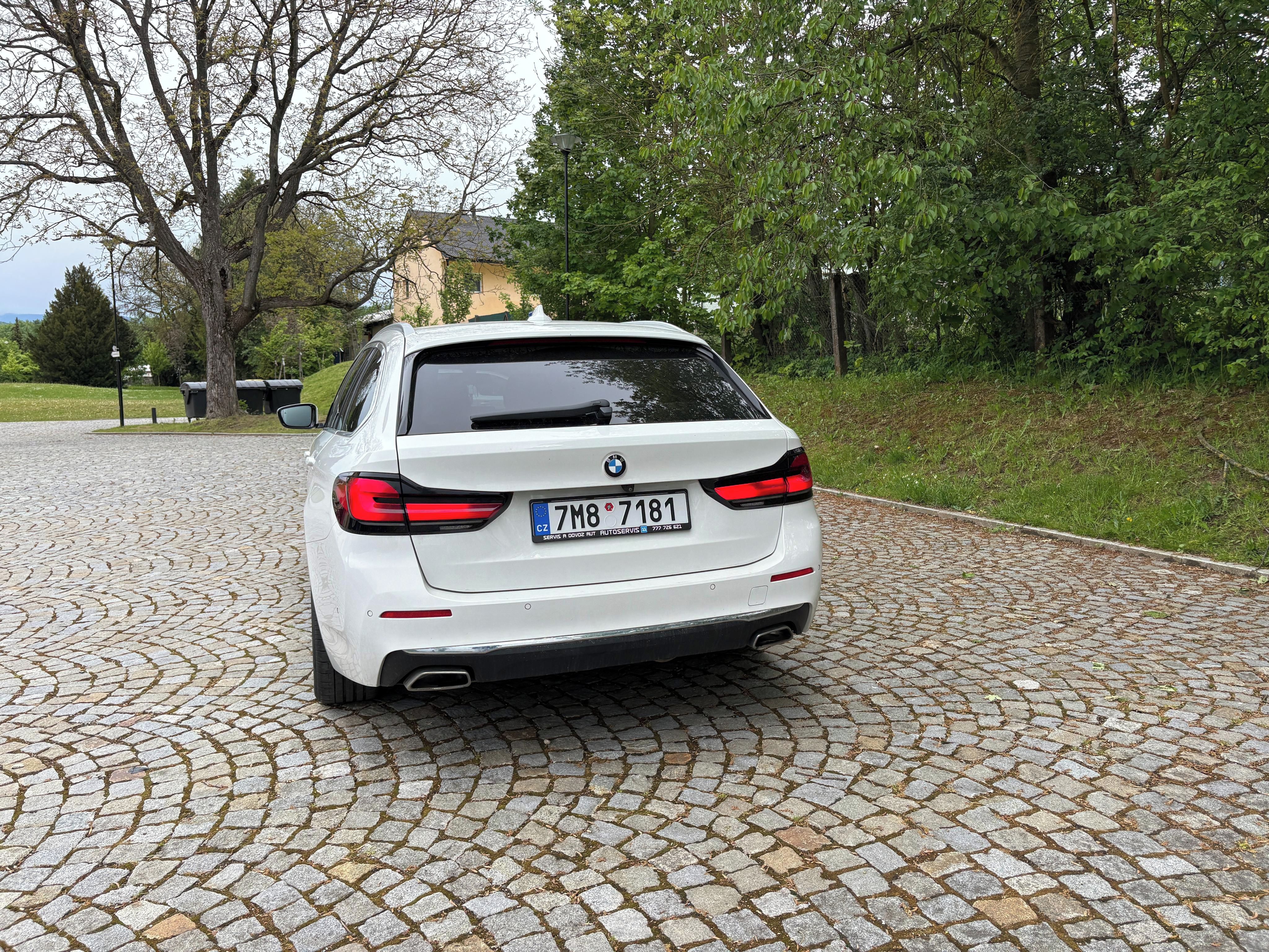 BMW Řada 5, BMW 530 XDRIVE, 210 kW - fotka 4