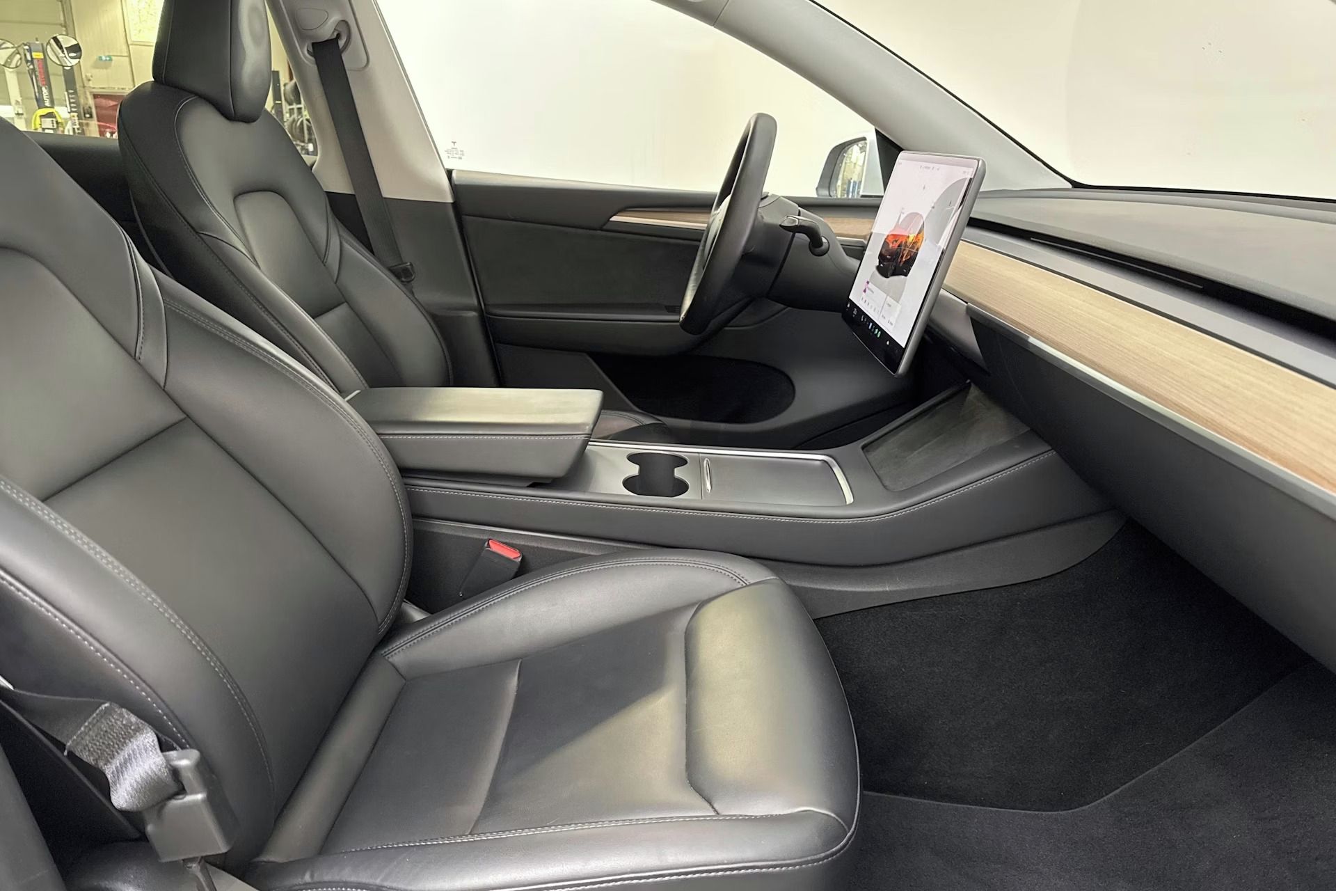 Tesla Model Y, Performance, BERLÍN, tažné - fotka 6