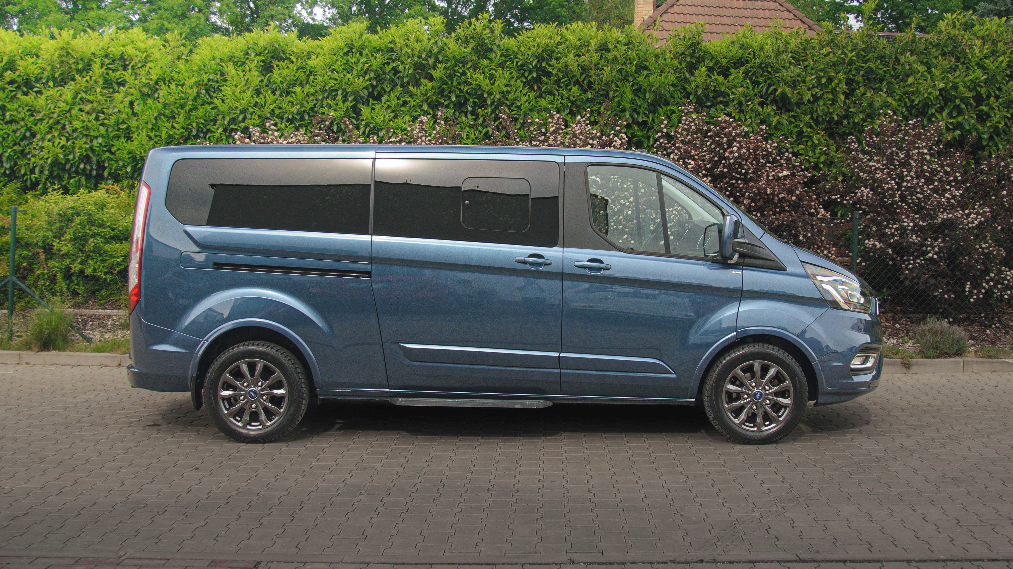 Ford Tourneo Custom, 2,0/136kW ČR 8.míst TZ 1Maj AT - fotka 4