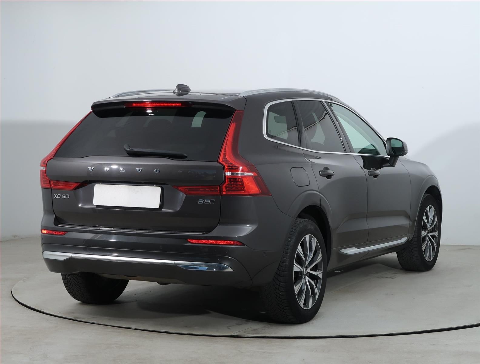 Volvo XC60, B5 AWD, Inscription, 4X4 - fotka 5