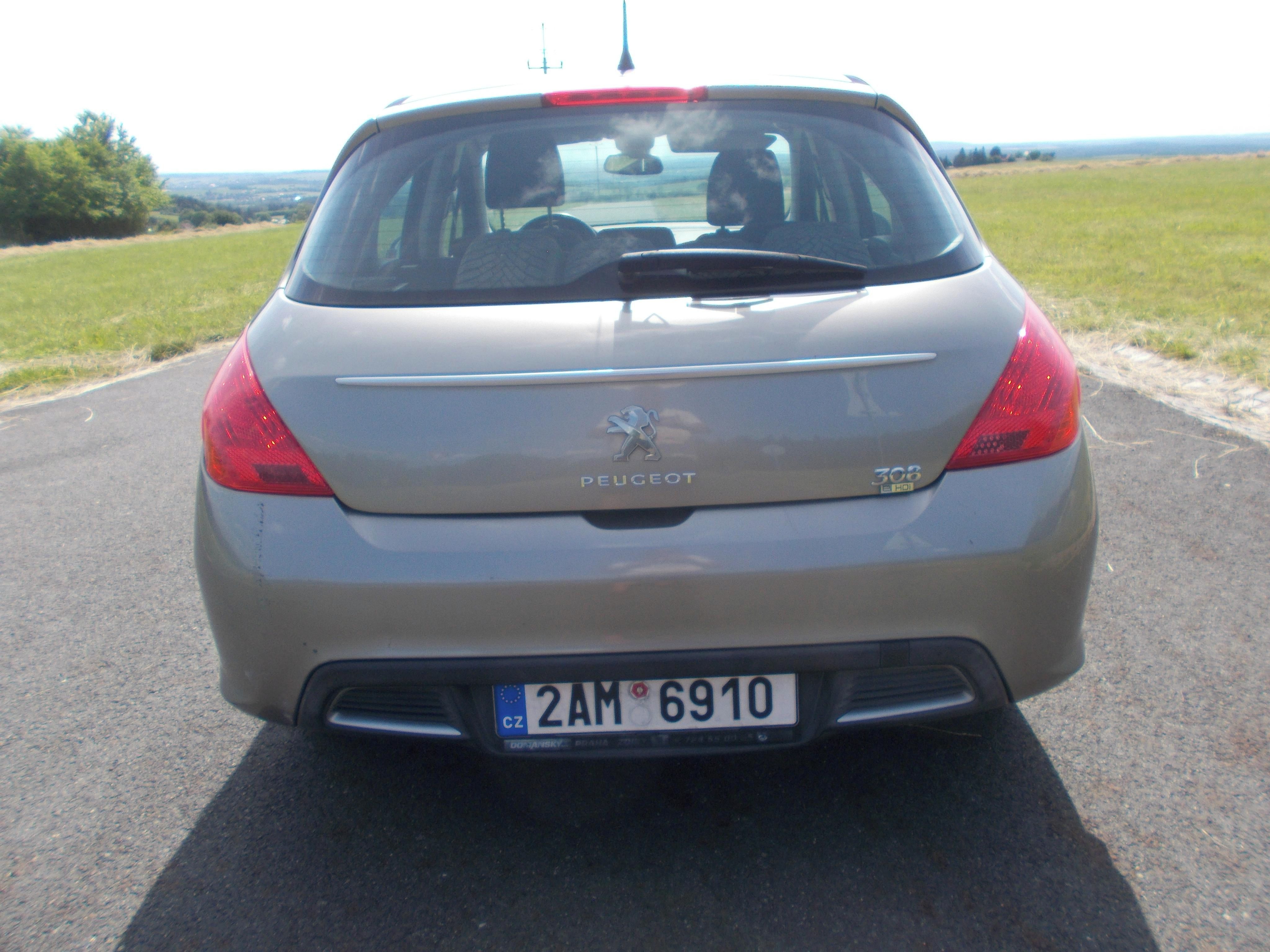 Peugeot 308, 1,6HDI automat 1maj 118 000 km - fotka 4