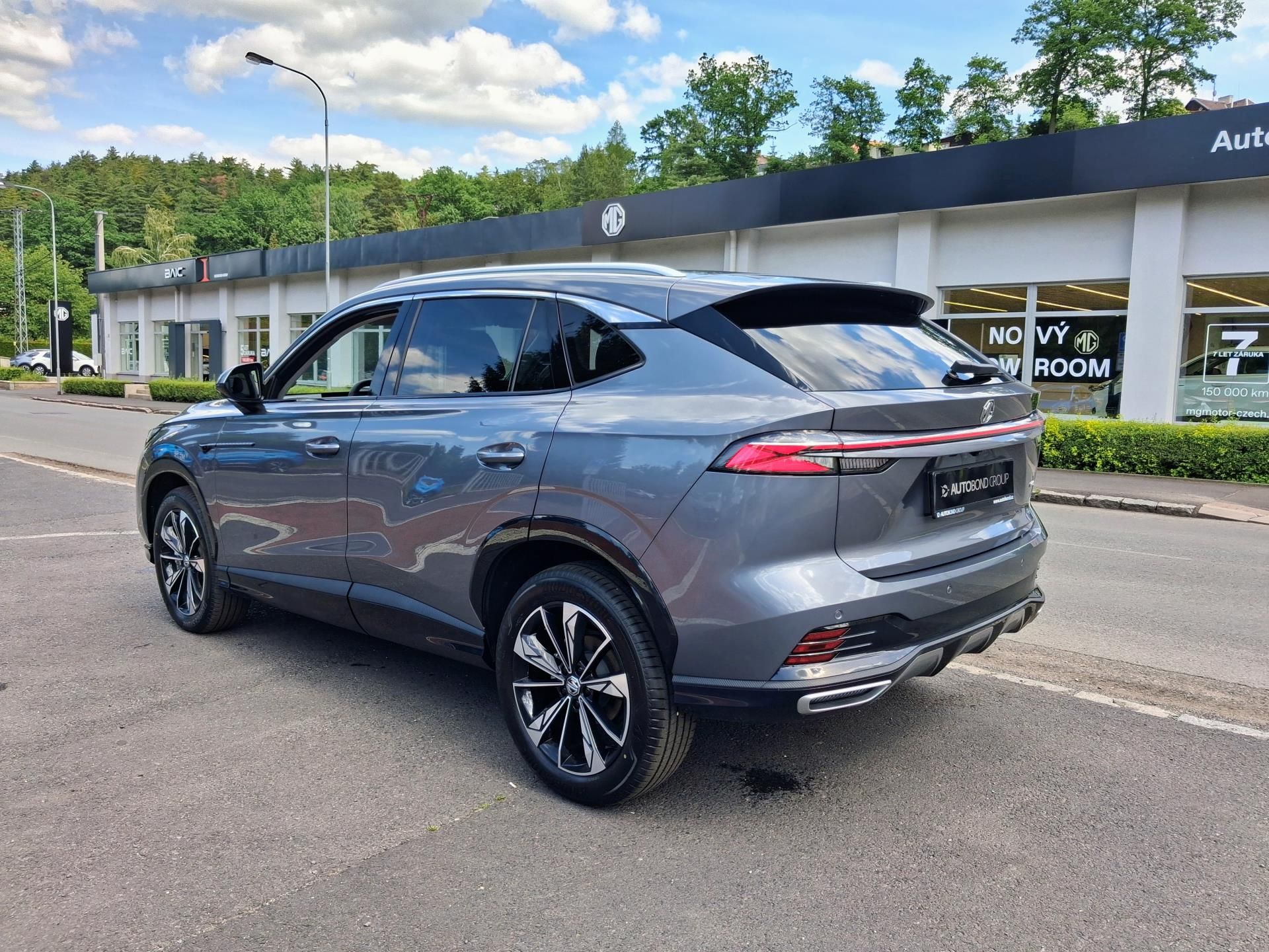 MG HS, EXCLUSIVE 1.5T 125kW 4×2 7DCT - fotka 5