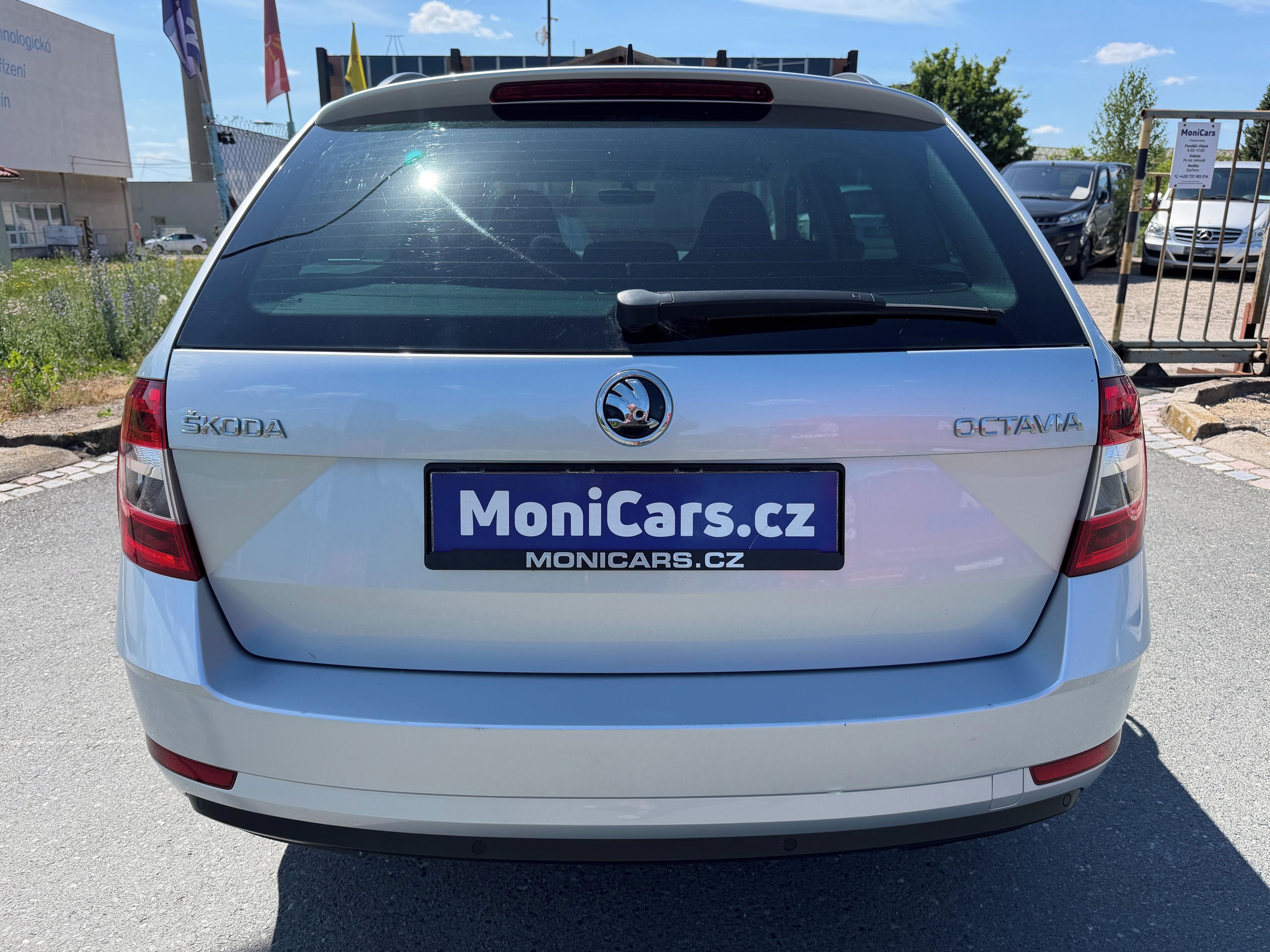 Škoda Octavia, 1.6 TDi 85kW VÝBAVA - fotka 6