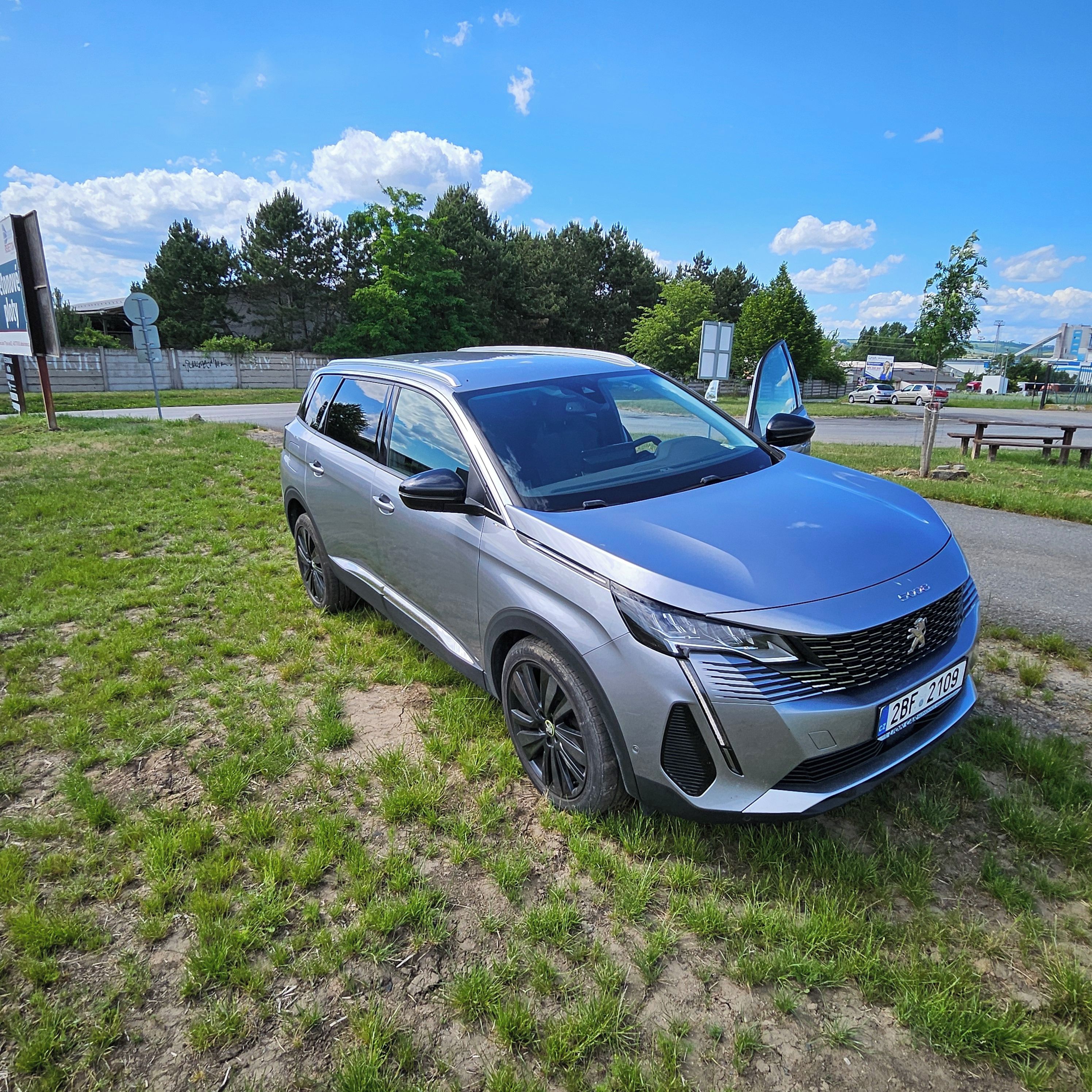 Peugeot 5008, 1.2i ALLURE 7 místné - fotka 6