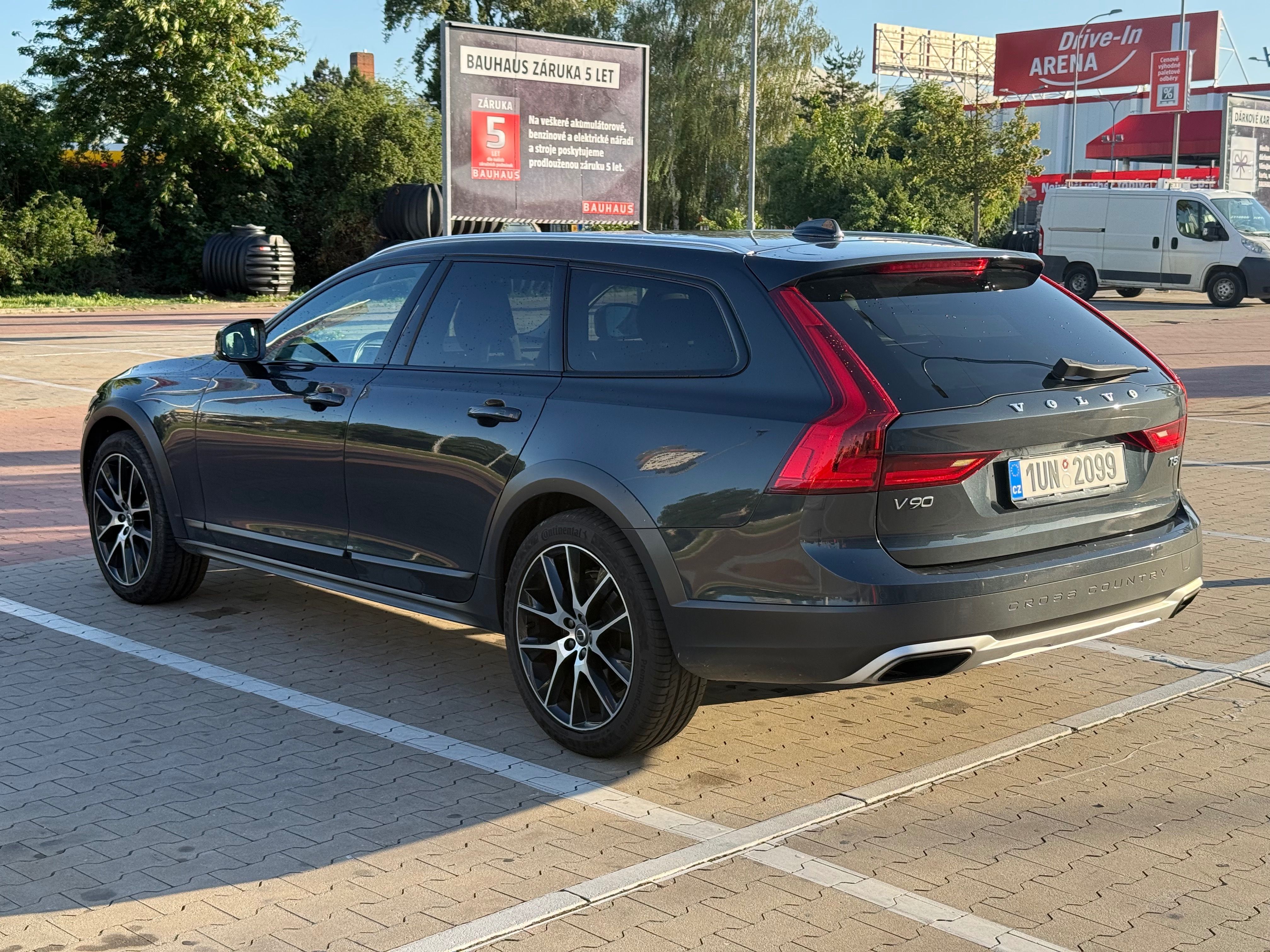 Volvo V90, CC PRO T5, B&W audio, tažné - fotka 3