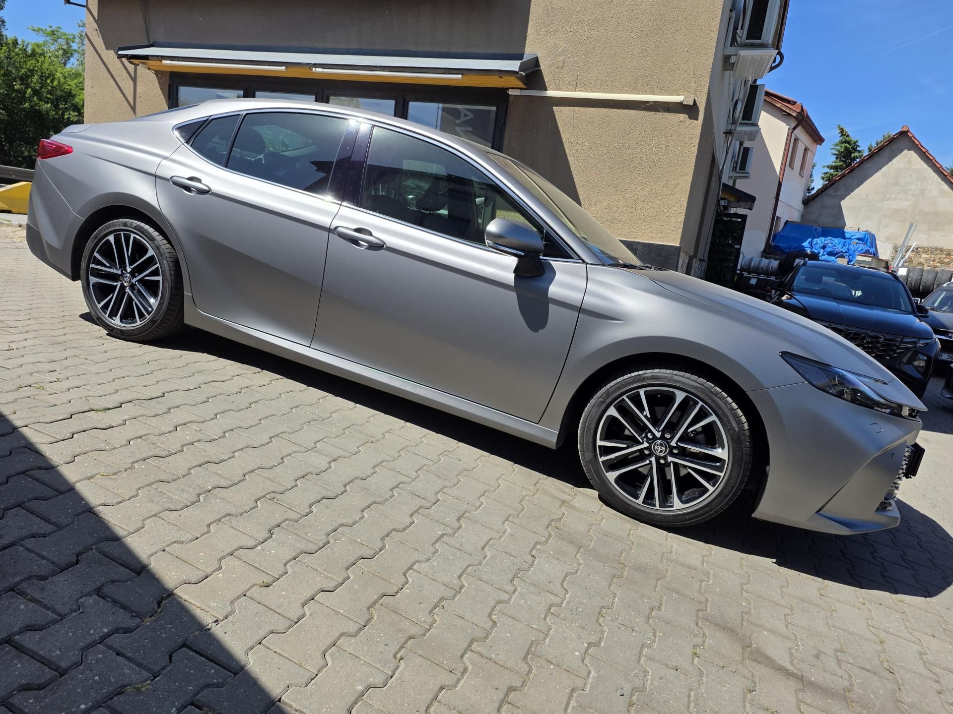 Toyota Camry, 2.5-HEV-ZÁRUKA-1.MAJ-FOLIE - fotka 4
