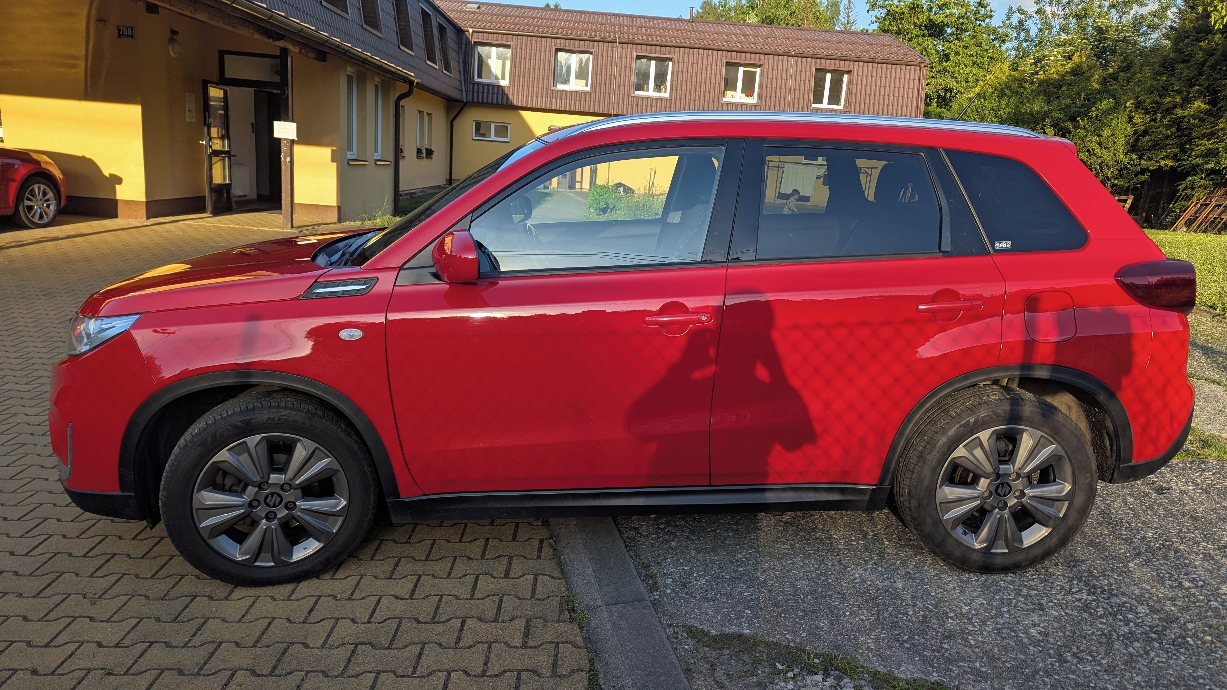 Suzuki Vitara, 1.4 BJ 4x4 AT 103 kw - fotka 3