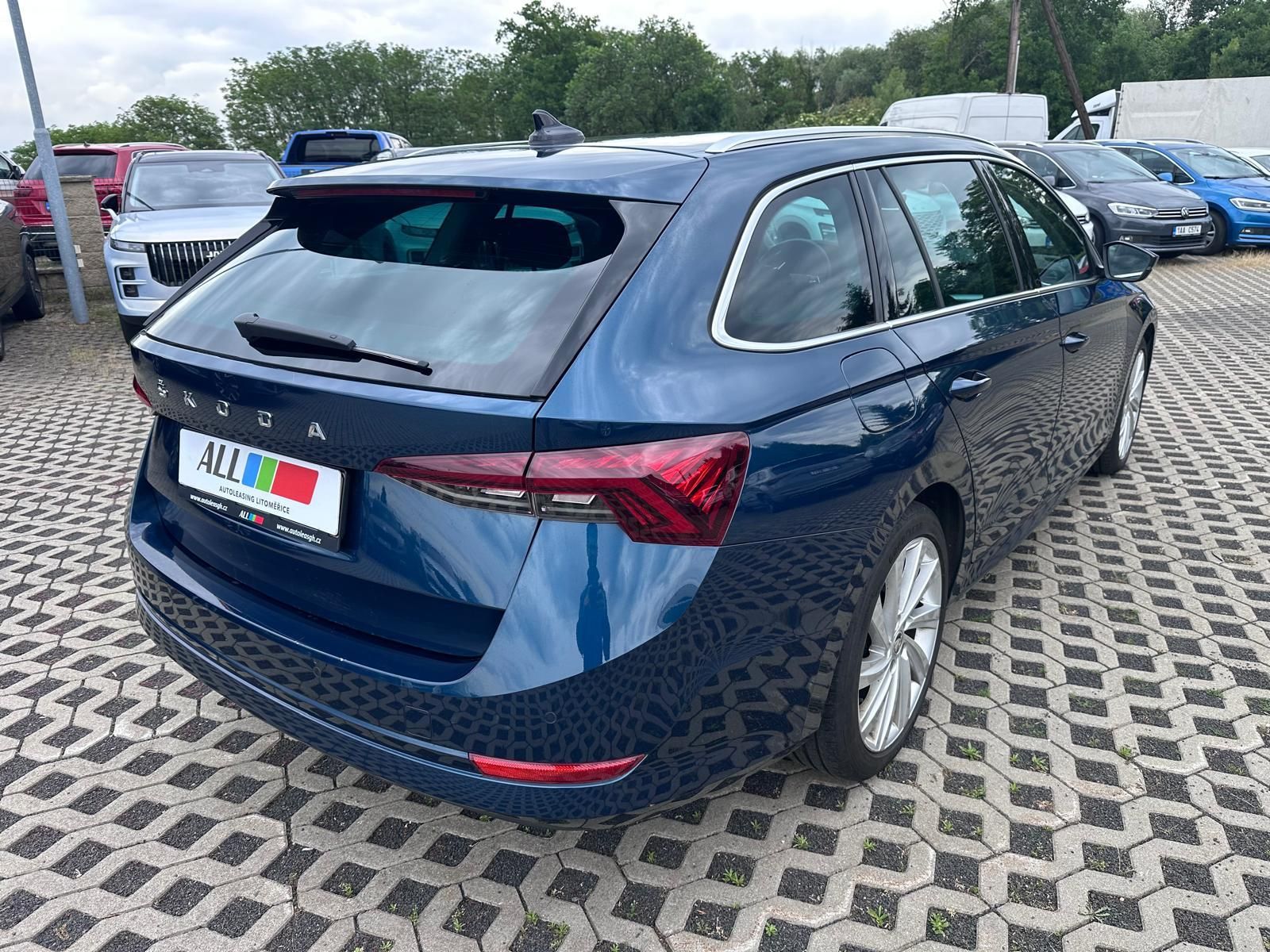 Škoda Octavia, 2,0 TDI 110kW DSG Style - fotka 2